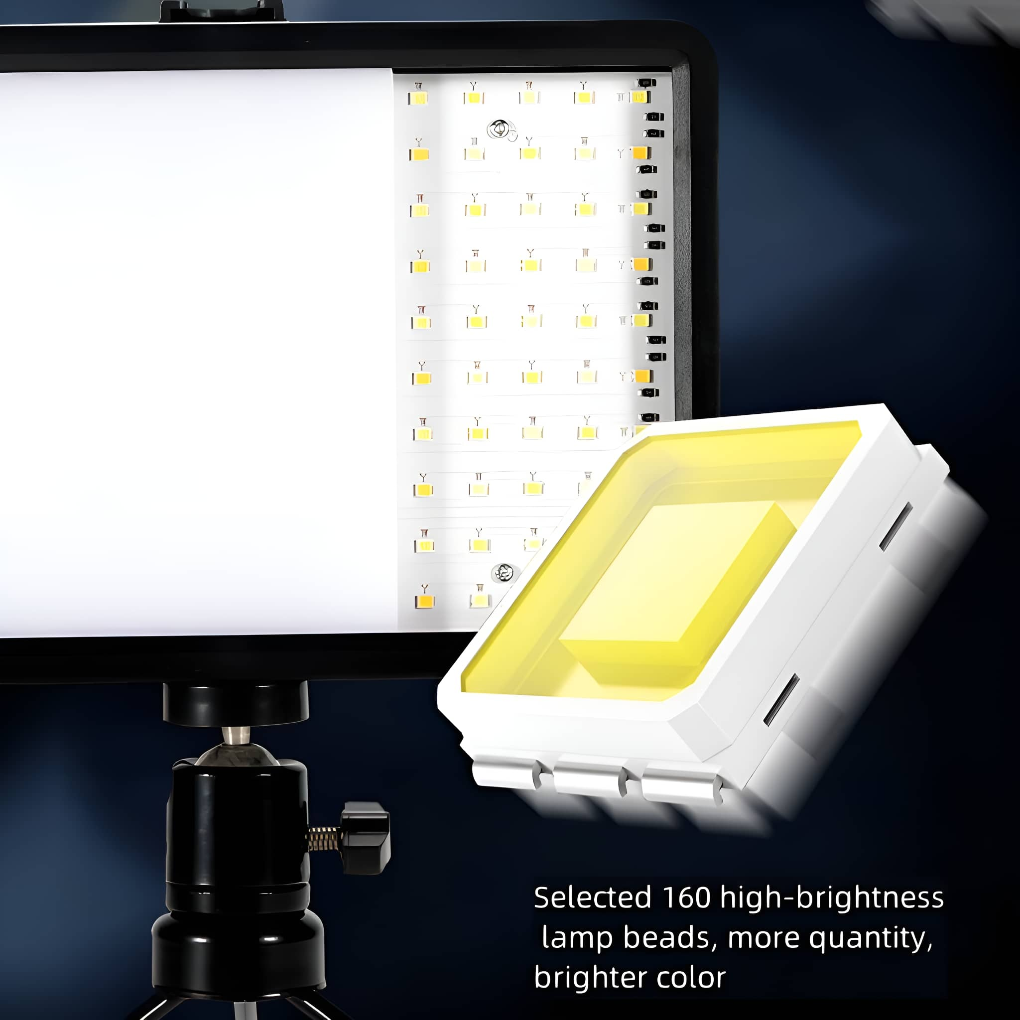 Eine LED-Lichtleiste mit einem gelben Filter. Stativ im Hintergrund sichtbar.