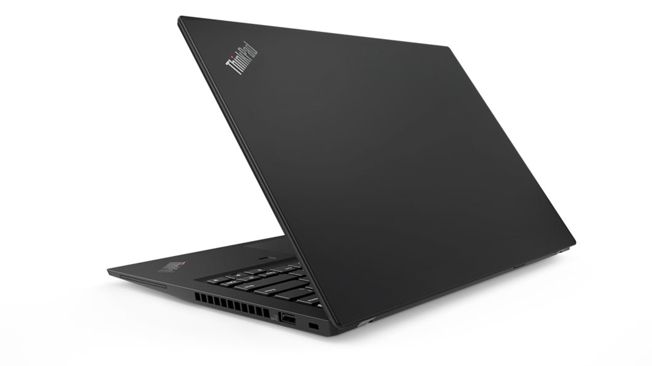 Schwarzer Laptop, offen, abgewinkelte Ansicht. Das ThinkPad-Logo ist sichtbar. Weißer Hintergrund, modernes Design.