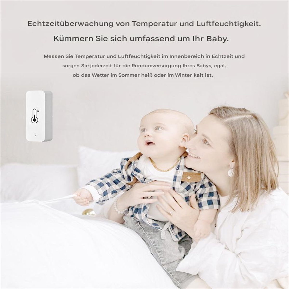 Frau mit Baby im Arm. Es gibt ein Thermometer an der Seite.