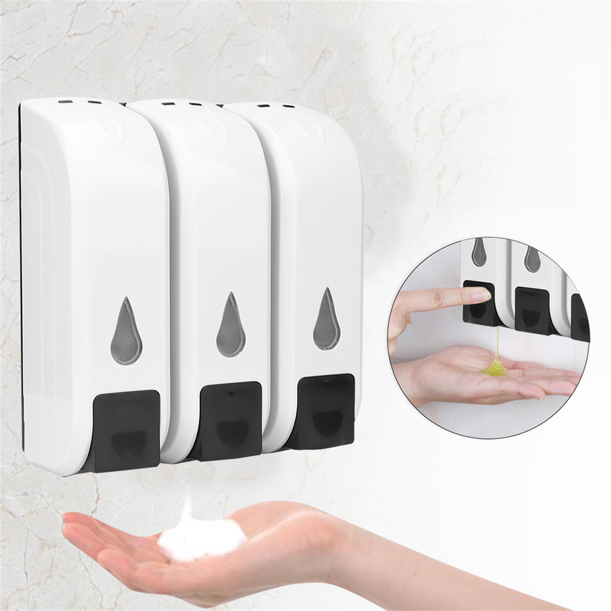 Weiße, an der Wand befestigte Seifenspender, die Seife auf eine Hand mit Schaum abgeben, und eine Nahaufnahme.