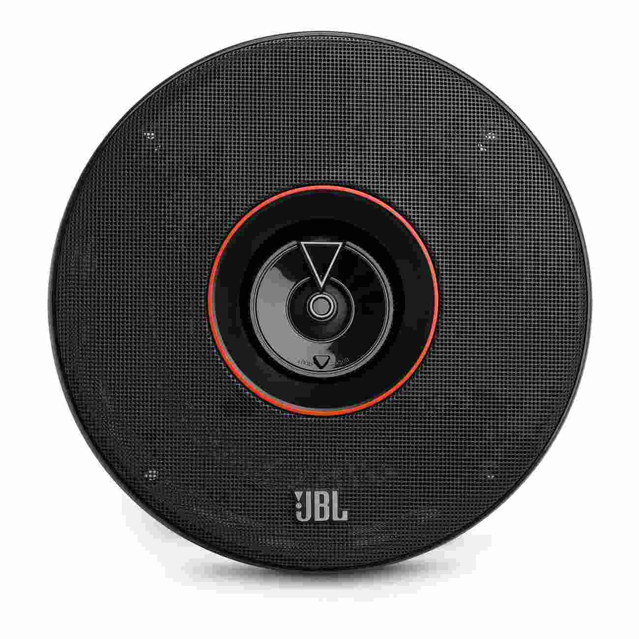 Haut-parleur rond noir avec un anneau rouge autour du centre, maillage noir, avec un logo JBL.