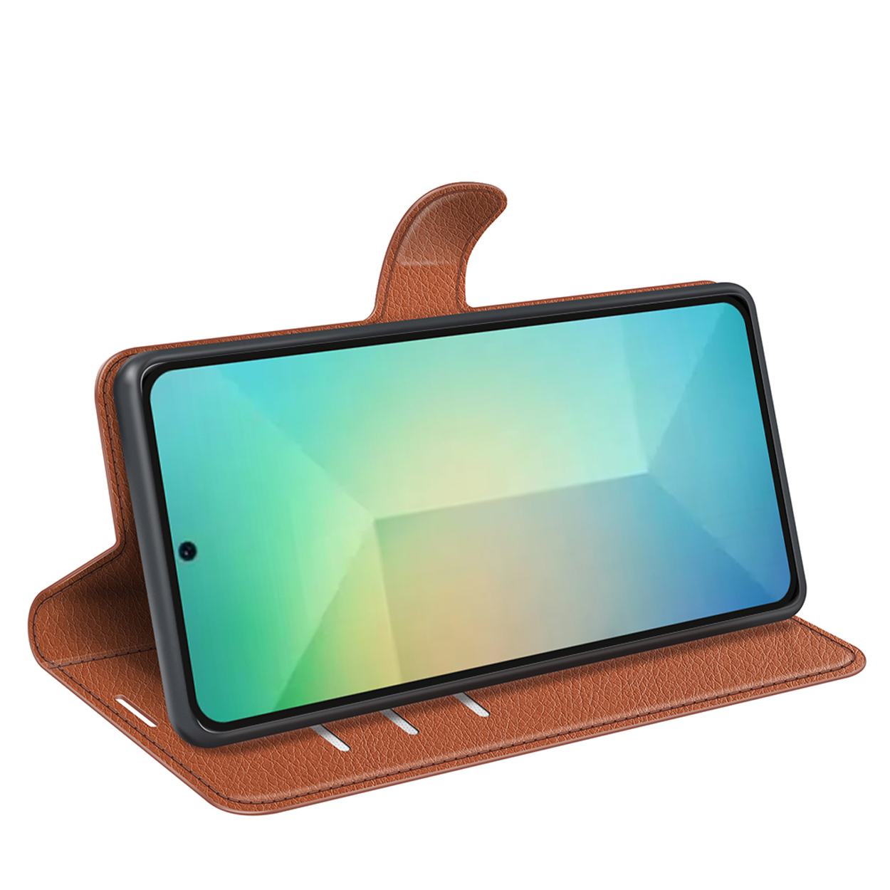 Een bruine leren telefoonhoes, open, met een telefoon met een kleurrijk scherm tegen een witte achtergrond.