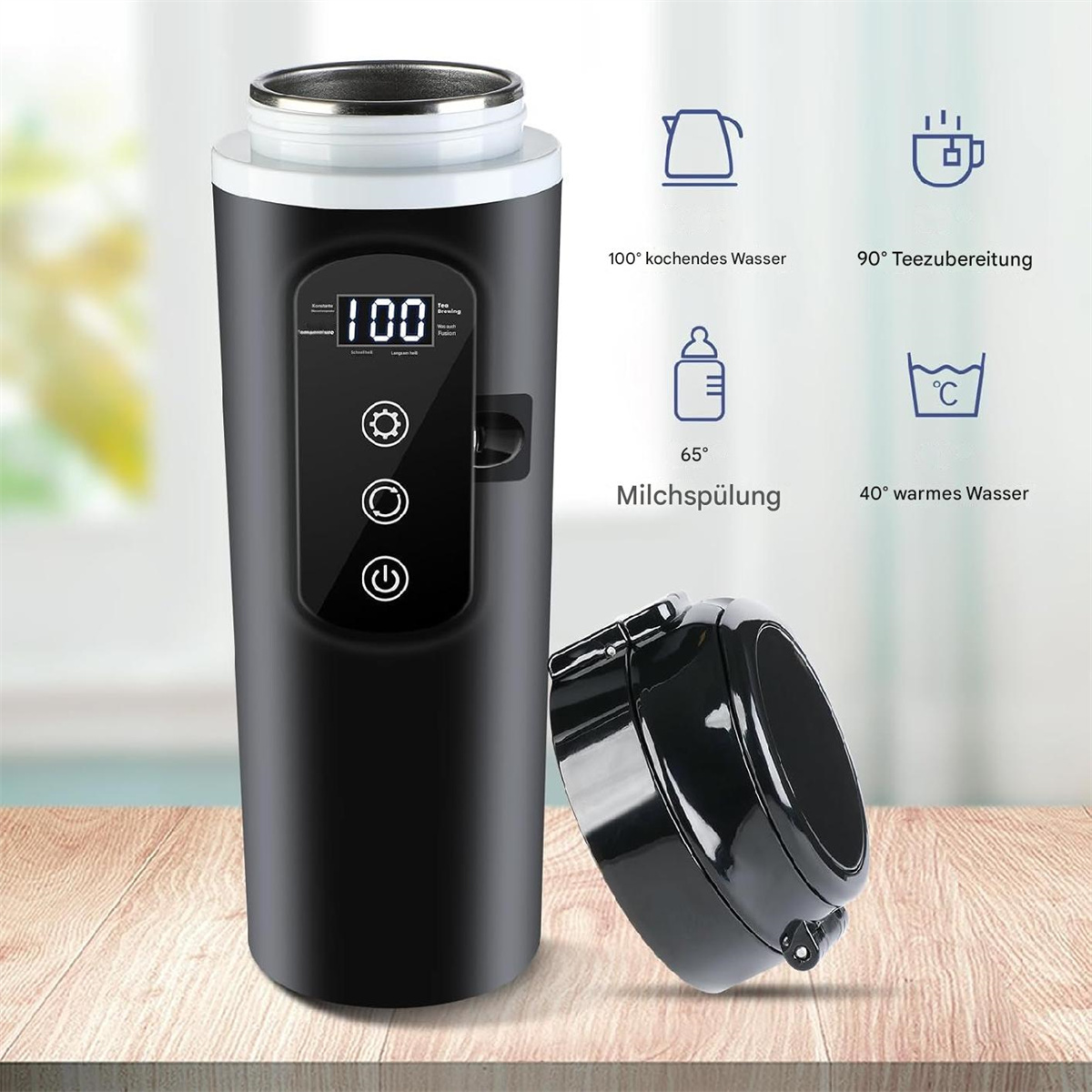 Ein schwarzer Thermobecher mit Digitalanzeige und Bedientasten auf Holzoberfläche.