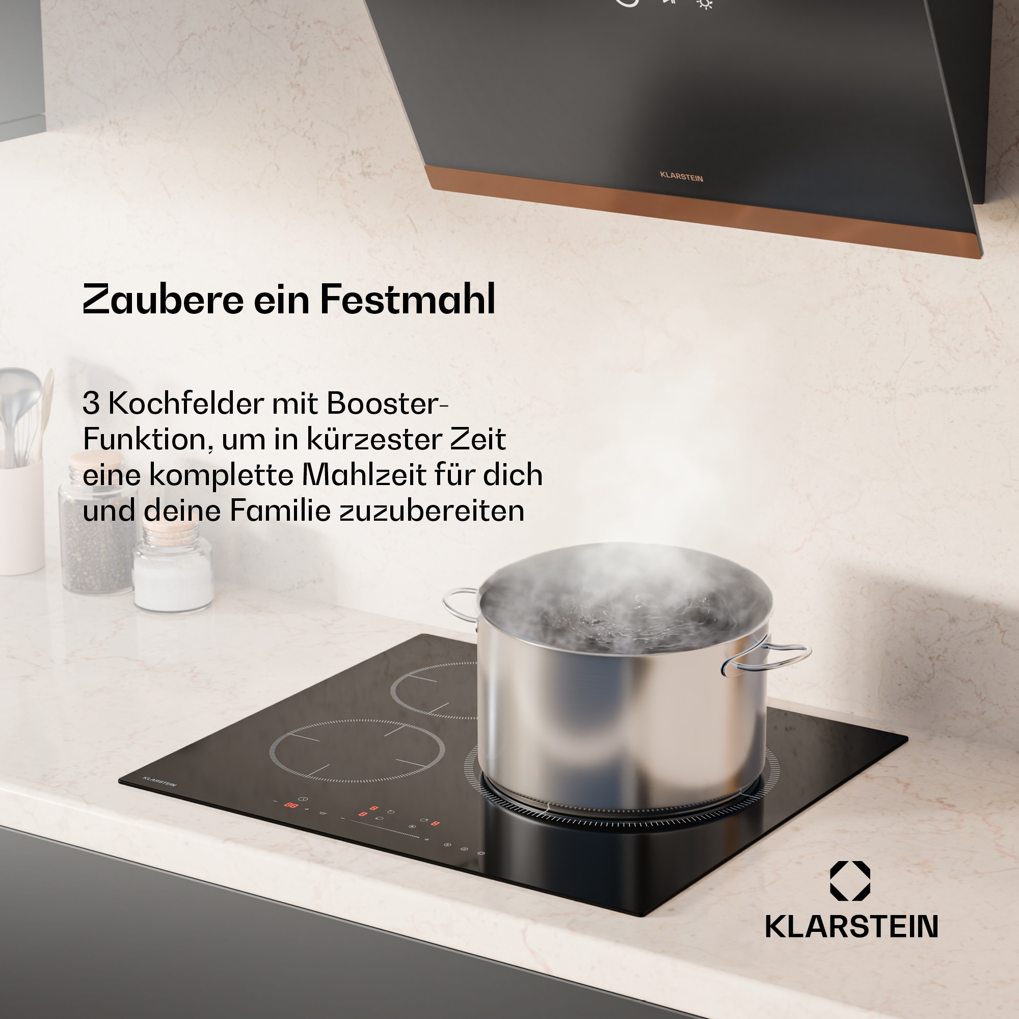 Induktionskochfeld mit Topf mit kochendem Wasser und Dunstabzugshaube darüber.