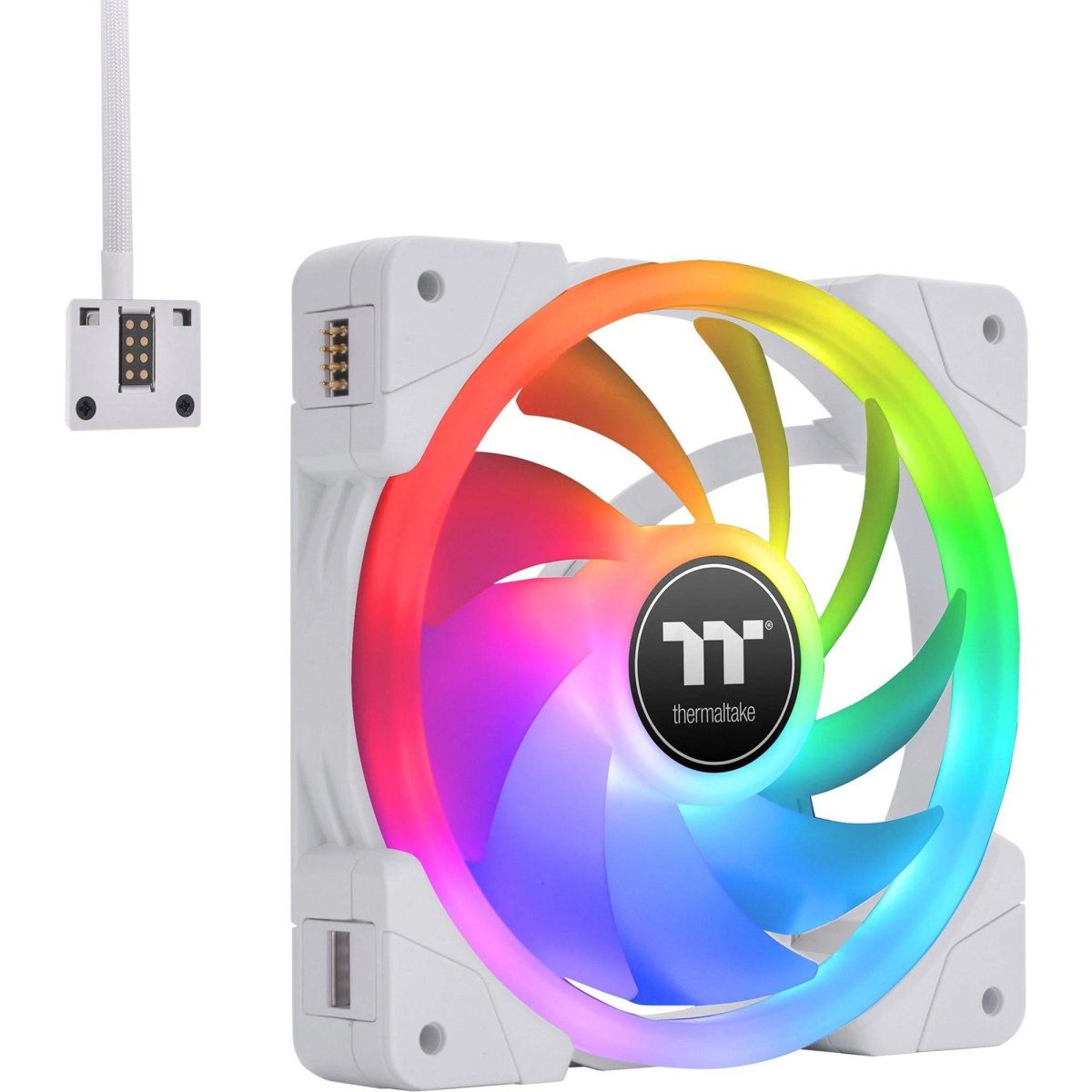 Computerlüfter mit RGB-Beleuchtung. Weißer Rahmen und bunte Flügel.
