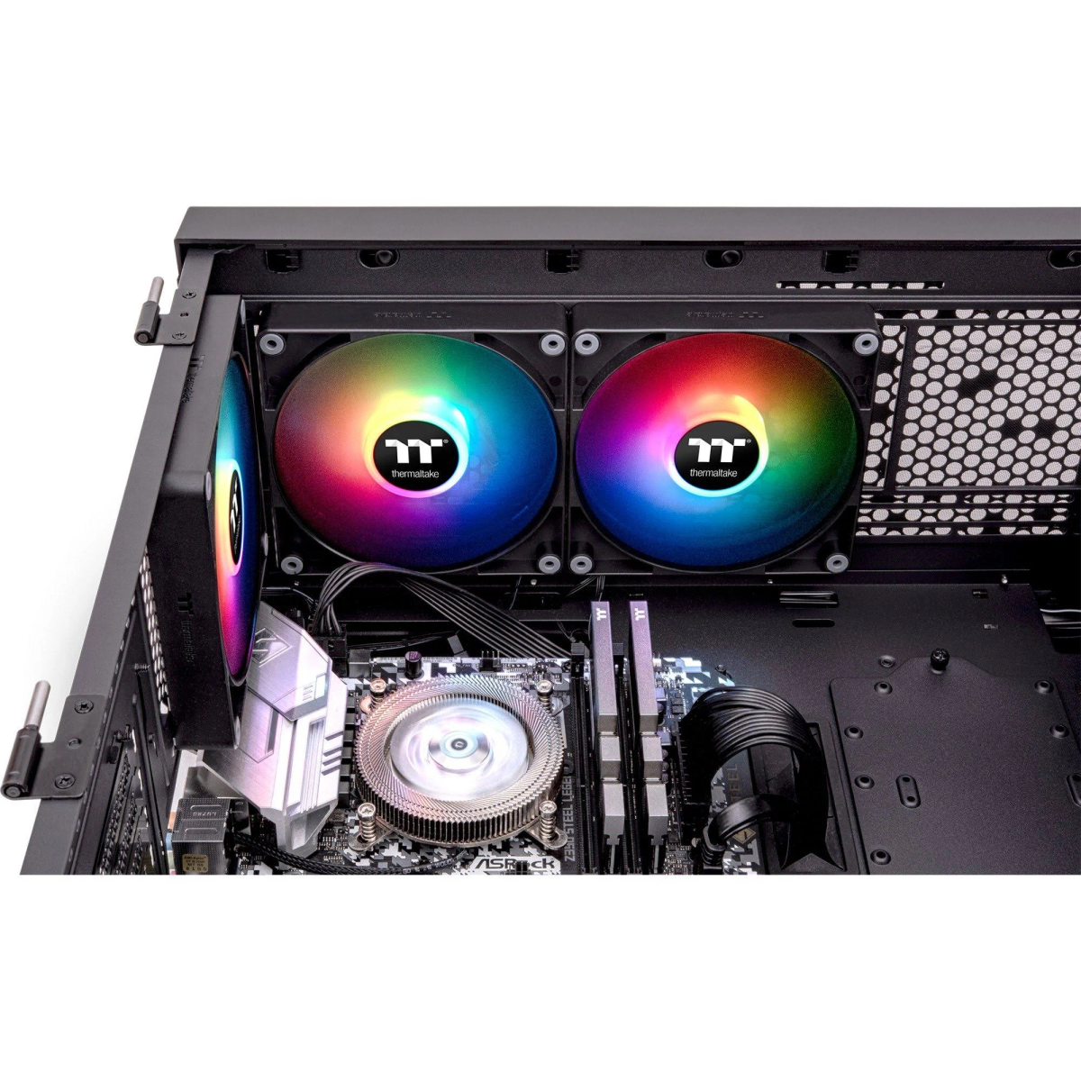 Computergehäuse-Innenraum mit bunten Lüftern, Motherboard und Komponenten.