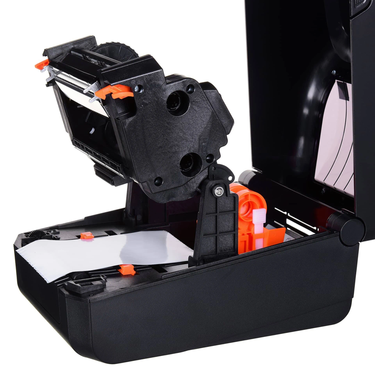 Czarna drukarka z otwartą górą. Pokazuje ścieżkę papieru i pomarańczowe elementy.