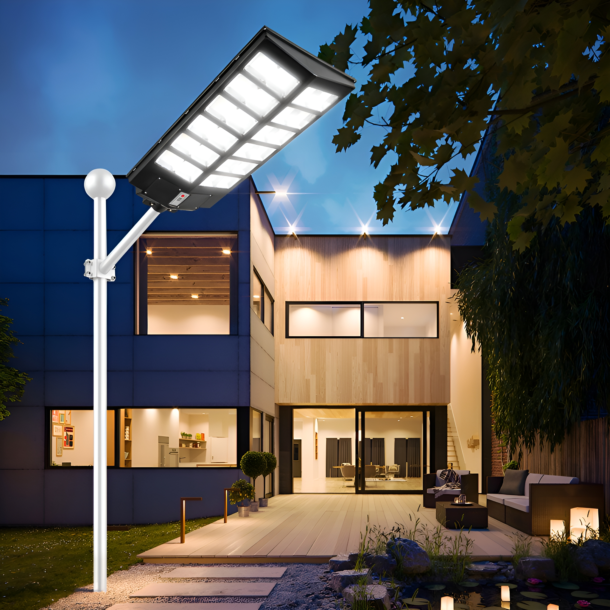 Modernes Haus-Außenbereich in der Abenddämmerung. Solar-Laternenpfahl im Vordergrund.