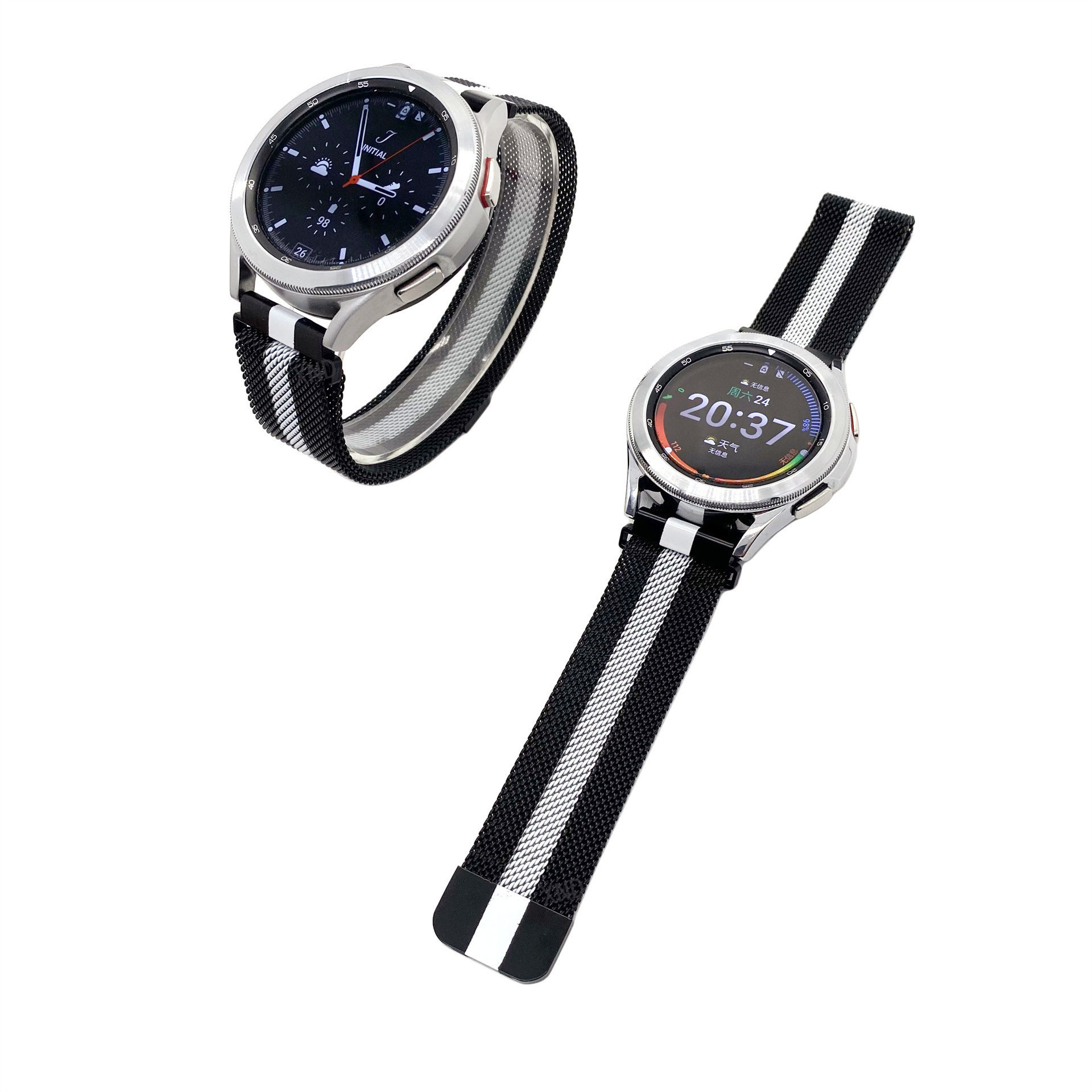 Zwei Smartwatches mit schwarzen und silbernen Armbändern auf weißem Hintergrund.
