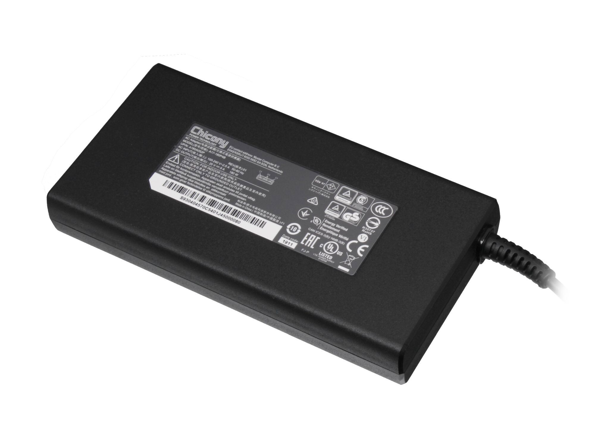 Schwarzes Laptop-Netzteil mit schwarzem Kabel, weißer Hintergrund.