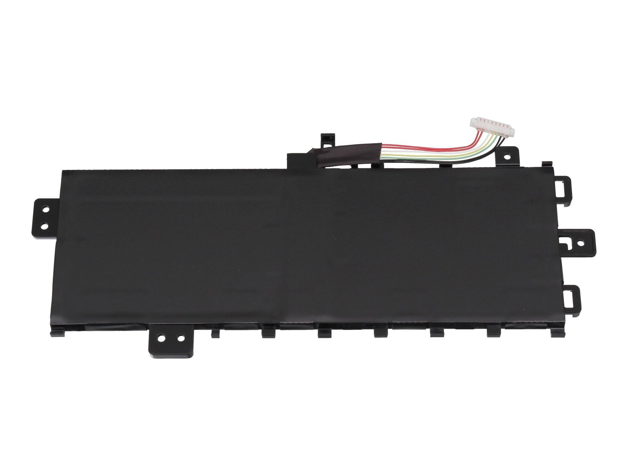 Schwarzer Laptop-Akku mit Stecker und Drähten. Weißer Hintergrund.