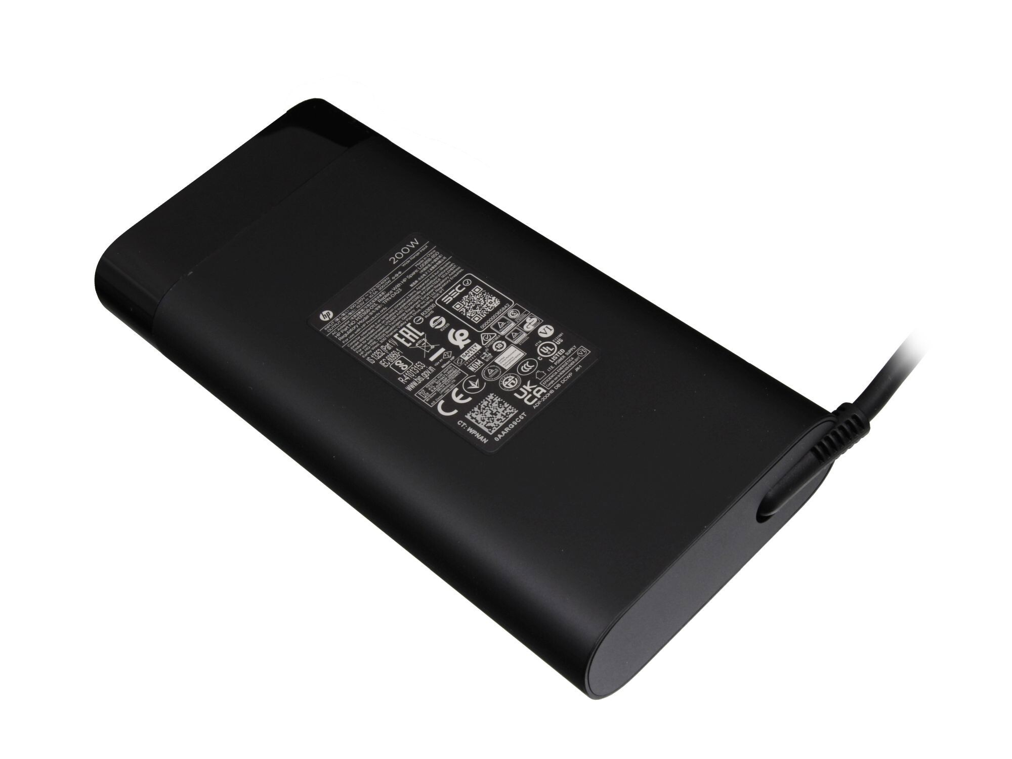 Schwarzes 200-W-Laptop-Ladegerät auf weißem Hintergrund, schräge Ansicht.
