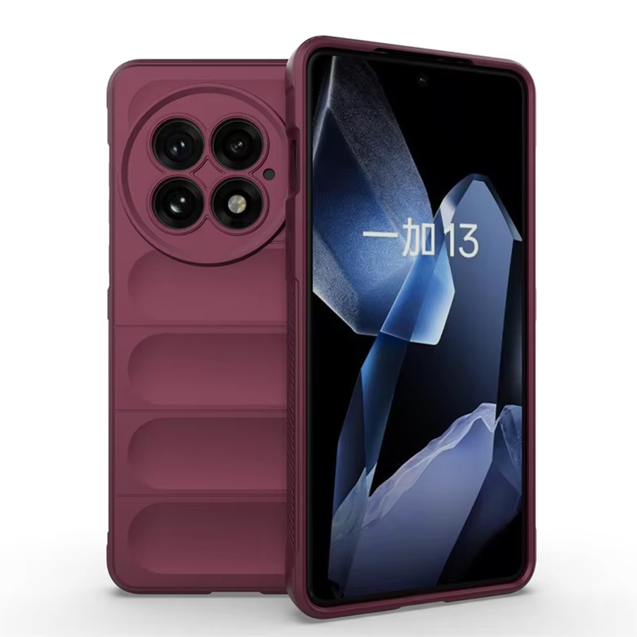 Een bordeauxrode telefoon in een bijpassende hoes. De telefoon heeft een camera-array aan de achterkant.