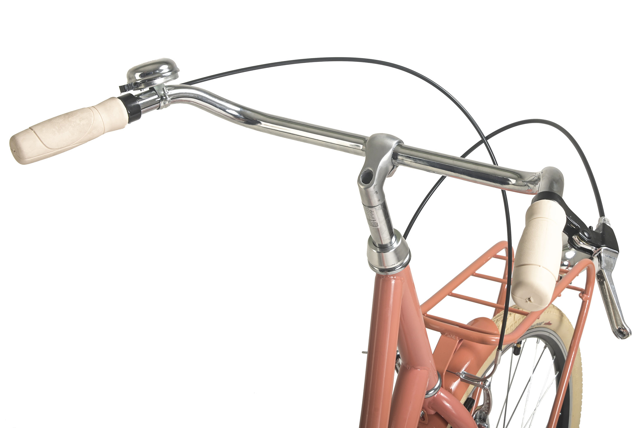 Fahrradlenker, Klingel und Griffe. Der Rahmen ist pfirsichfarben. Weiße Reifen sichtbar.