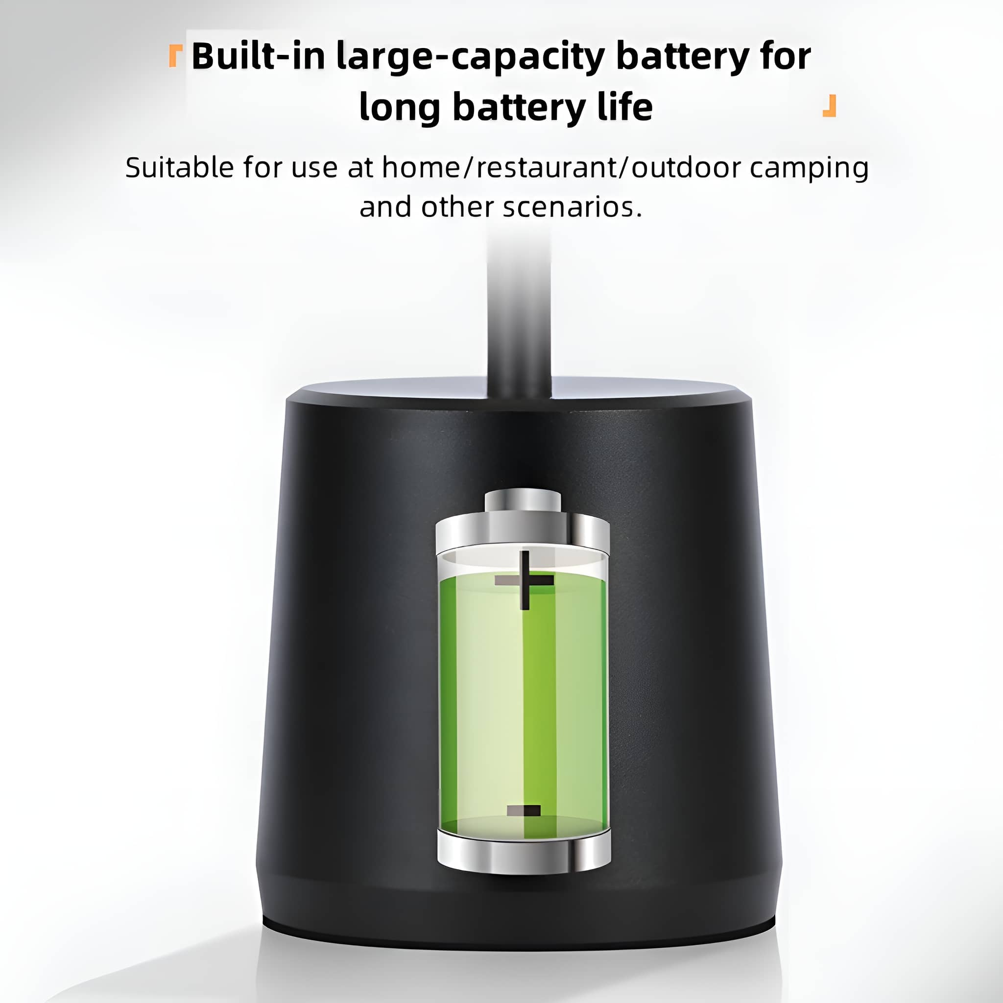 Schwarzer Lampensockel mit grüner Batteriestandsanzeige.