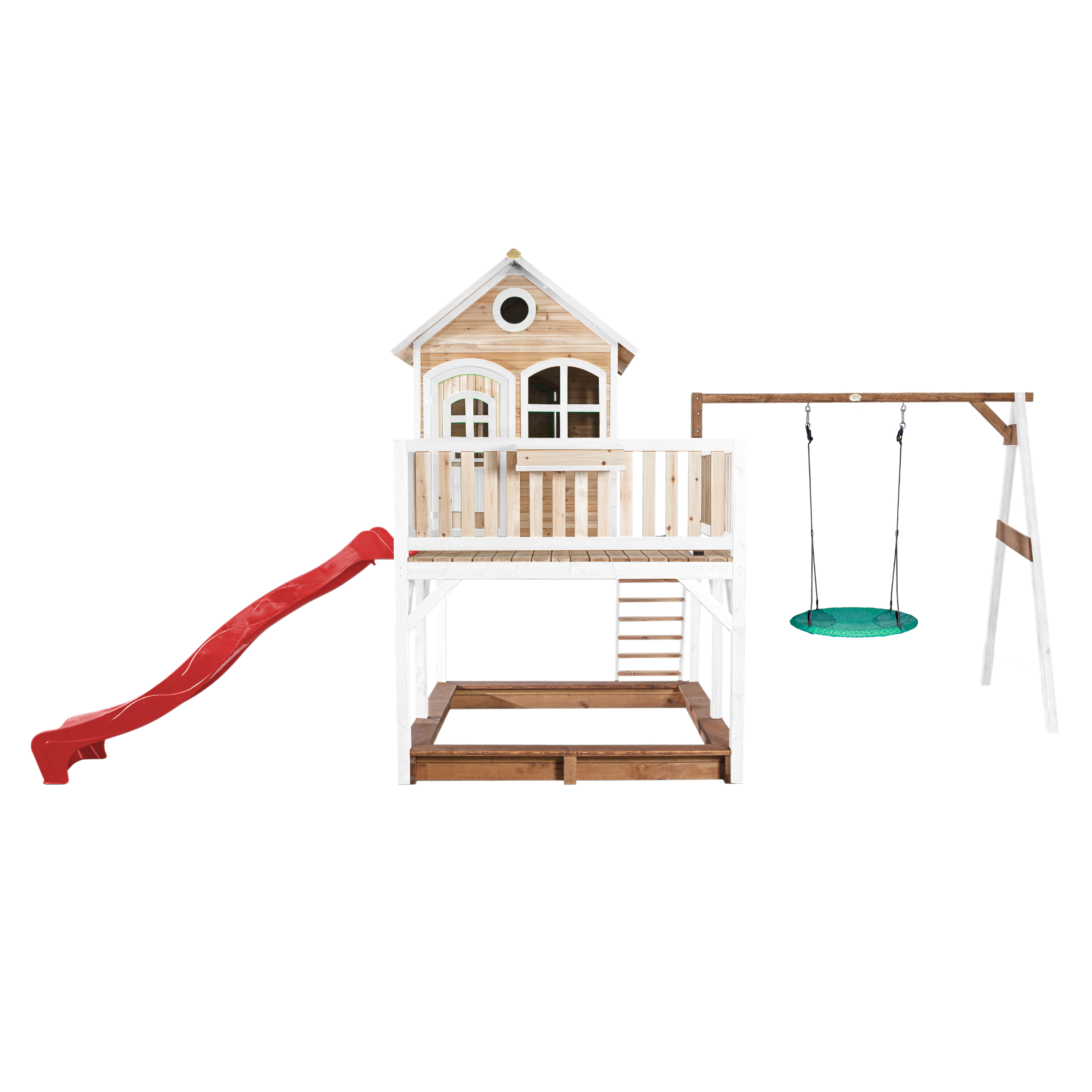 Spielhaus mit roter Rutsche, Schaukel und Sandkasten. Weißer Hintergrund.