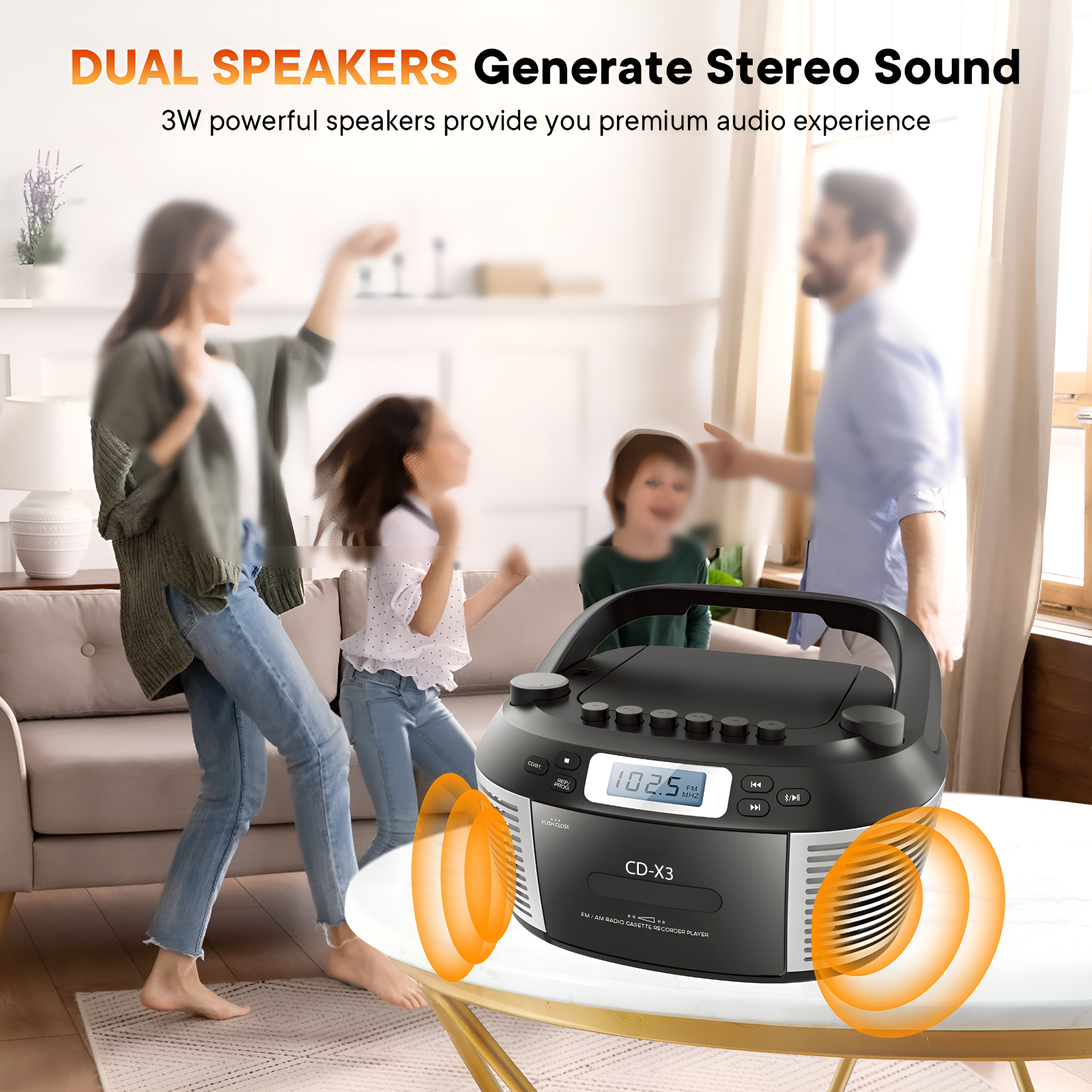 Ein schwarzes Stereo steht auf einem Tisch. Im unscharfen Hintergrund tanzt eine Familie. Lautsprecher geben Schallwellen ab.