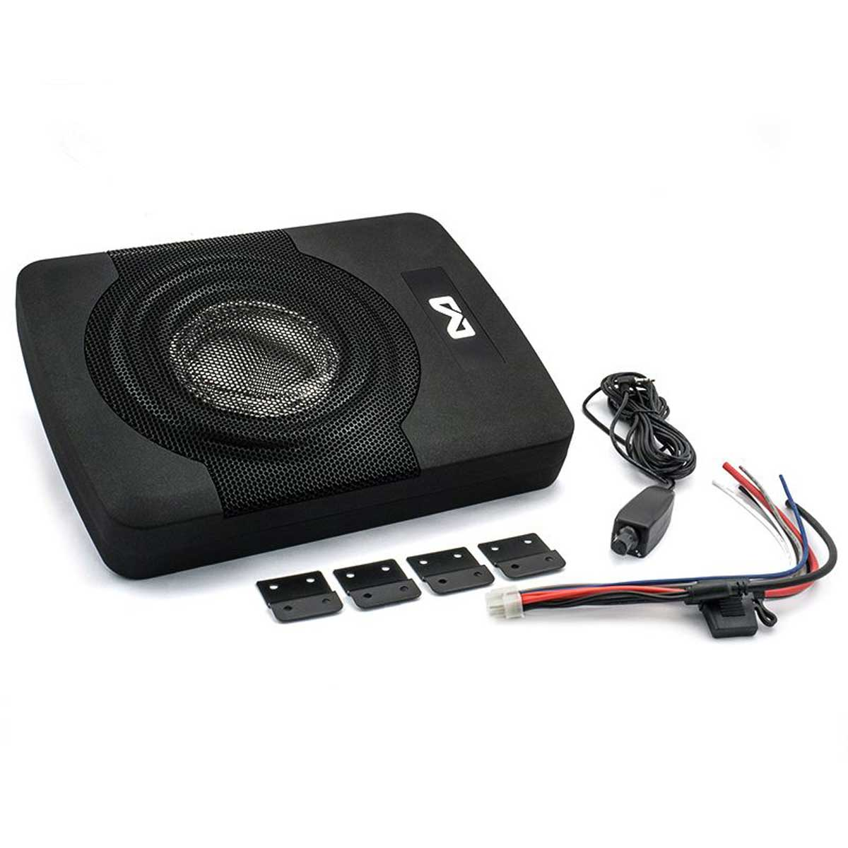 Schwarzer Subwoofer mit Gitter und zusätzlichen Komponenten. Der Hintergrund ist weiß.