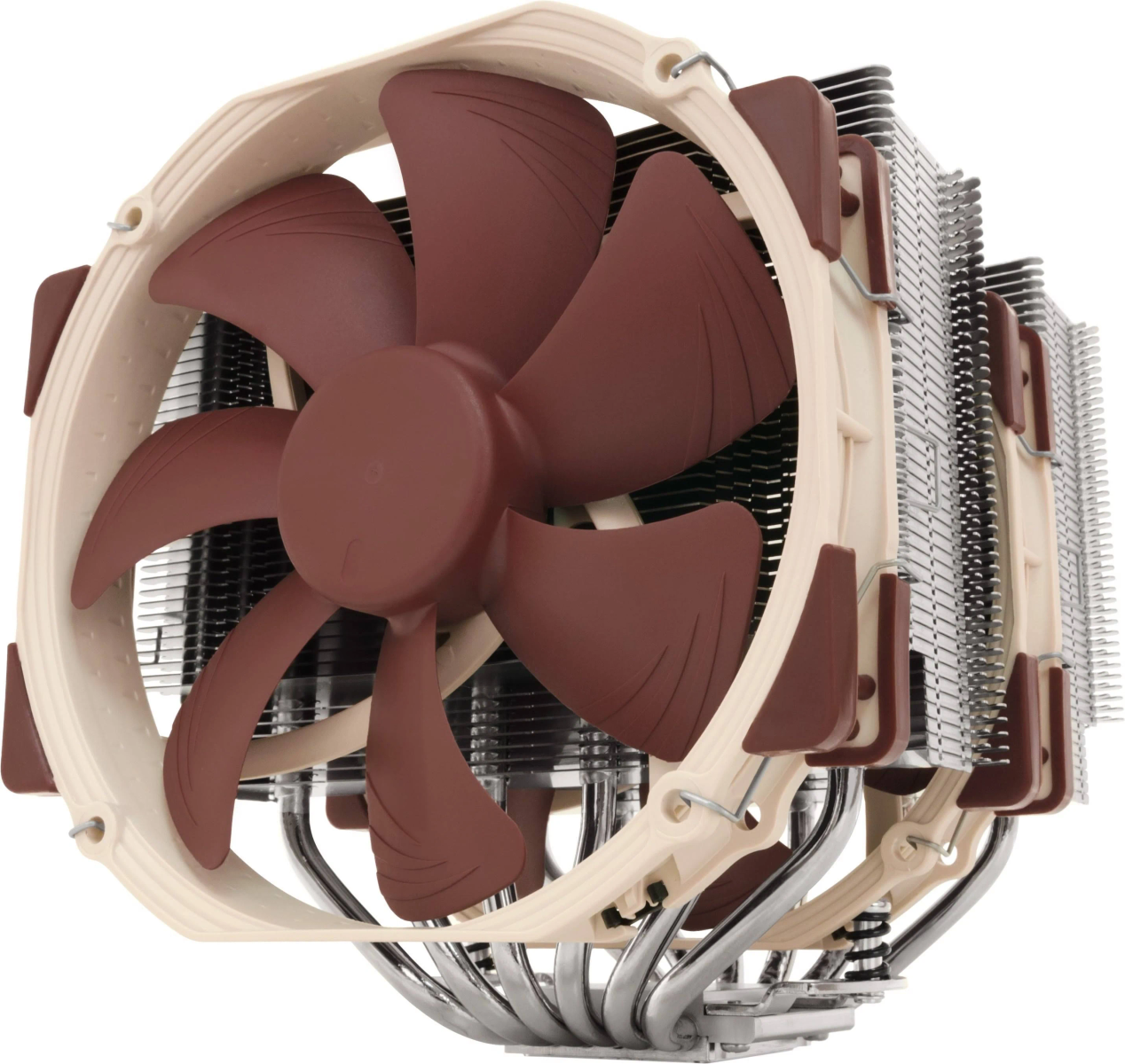 Ein Computerlüfter mit beige-braunen Flügeln und einem silbernen Rahmen.
