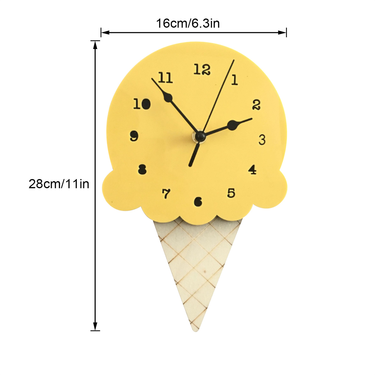 Eisförmige Uhr mit gelbem Zifferblatt und einem Holzkonus. Zahlen und Zeiger sind schwarz.
