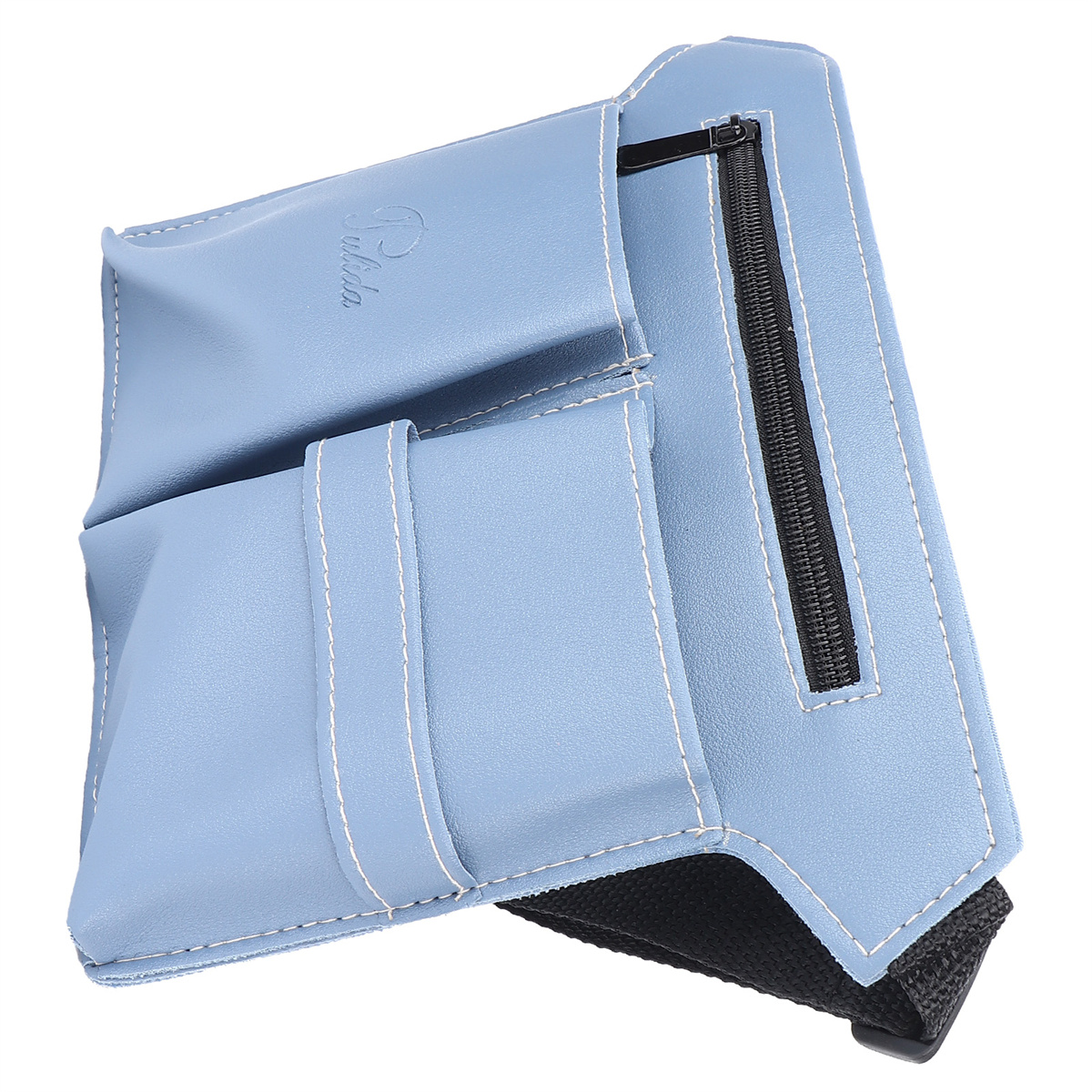Hellblaue, rechteckige Tasche mit Reißverschluss. Sie hat eine Vordertasche und einen schwarzen Riemen.