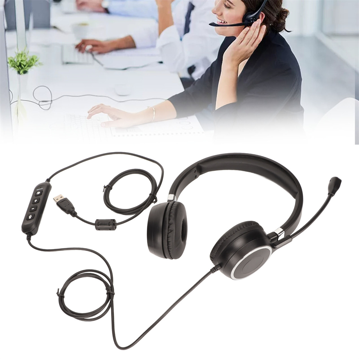 Ein Headset mit Mikrofon und Bedieneinheit. Im Hintergrund arbeiten zwei Personen.