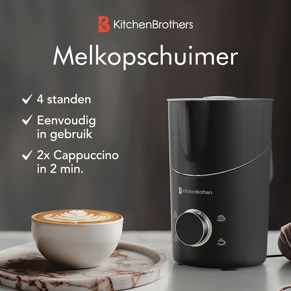 Schwarzer Milchaufschäumer mit Drehregler und Cappuccino-Tasse auf weißem Tablett.