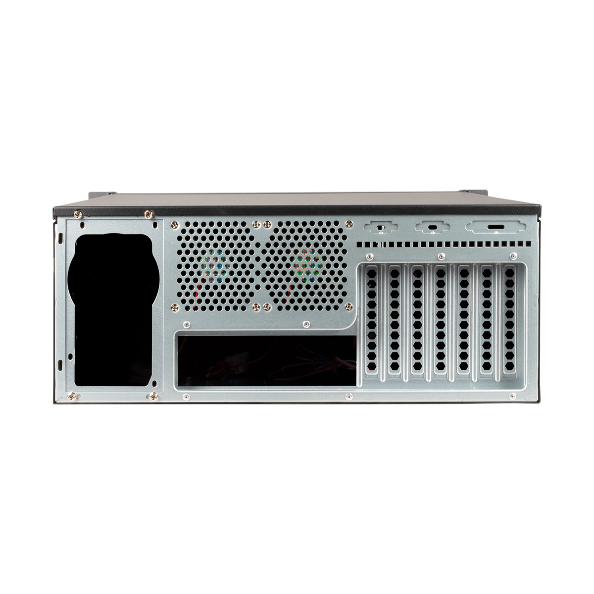 Pannello posteriore di un case per computer. Mostra fori di montaggio e slot di espansione.