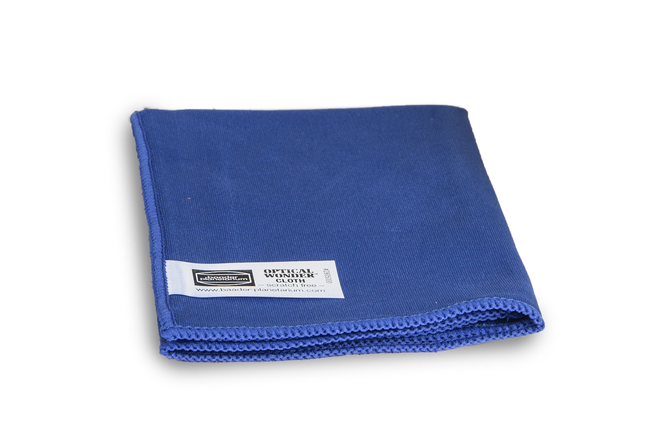 Panno in microfibra blu con etichetta bianca. L'etichetta ha del testo.