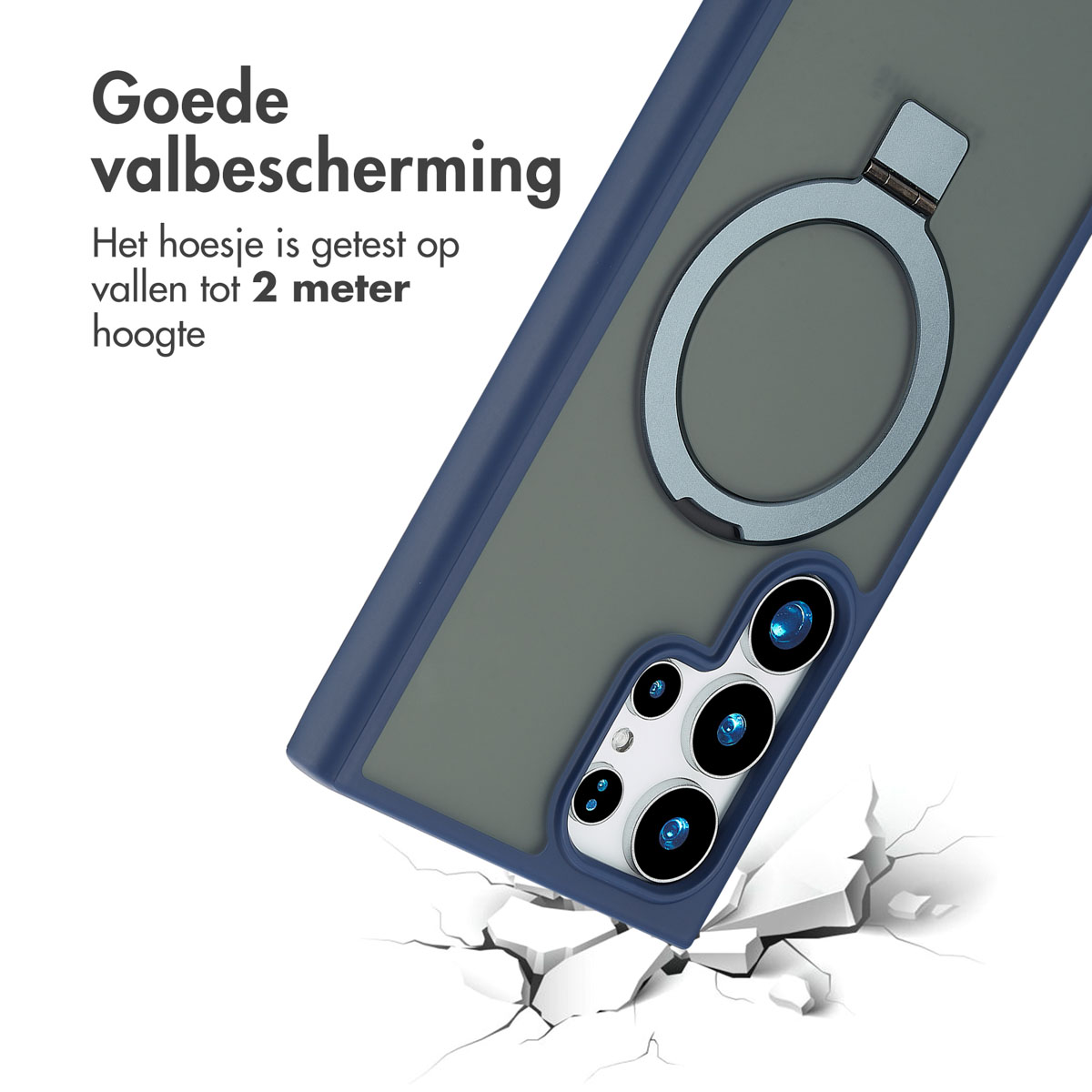 Handyhülle auf weißem Hintergrund. Die Hülle ist dunkelblau und grau mit Ring und Telefon.