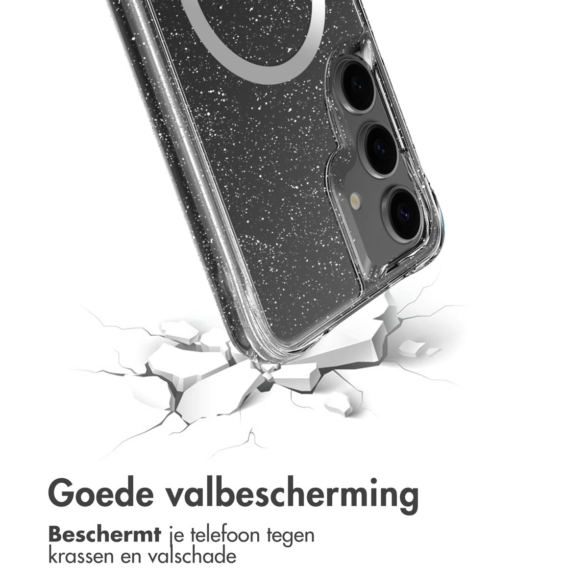 Een telefoonhoesje van glinsterend materiaal, met een telefoon erin, die op een oppervlak slaat en het breekt.