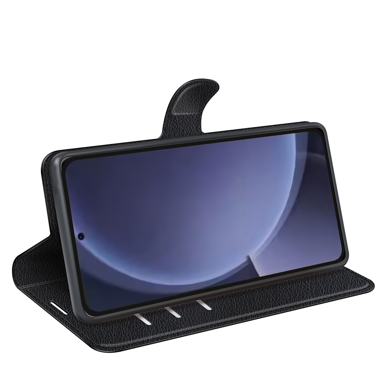 Telefoon in zwarte hoes, met de hoes open. Hoes heeft een klep die de telefoon ondersteunt.