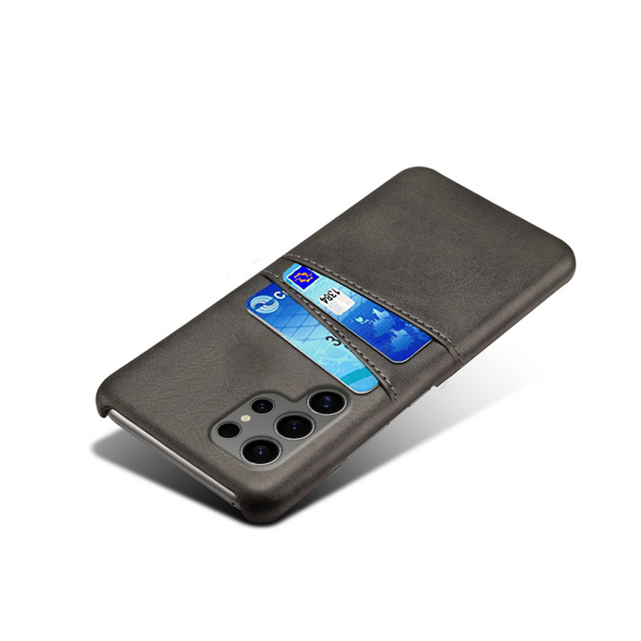 Étui de téléphone gris avec fentes pour cartes. Carte de crédit partiellement visible.