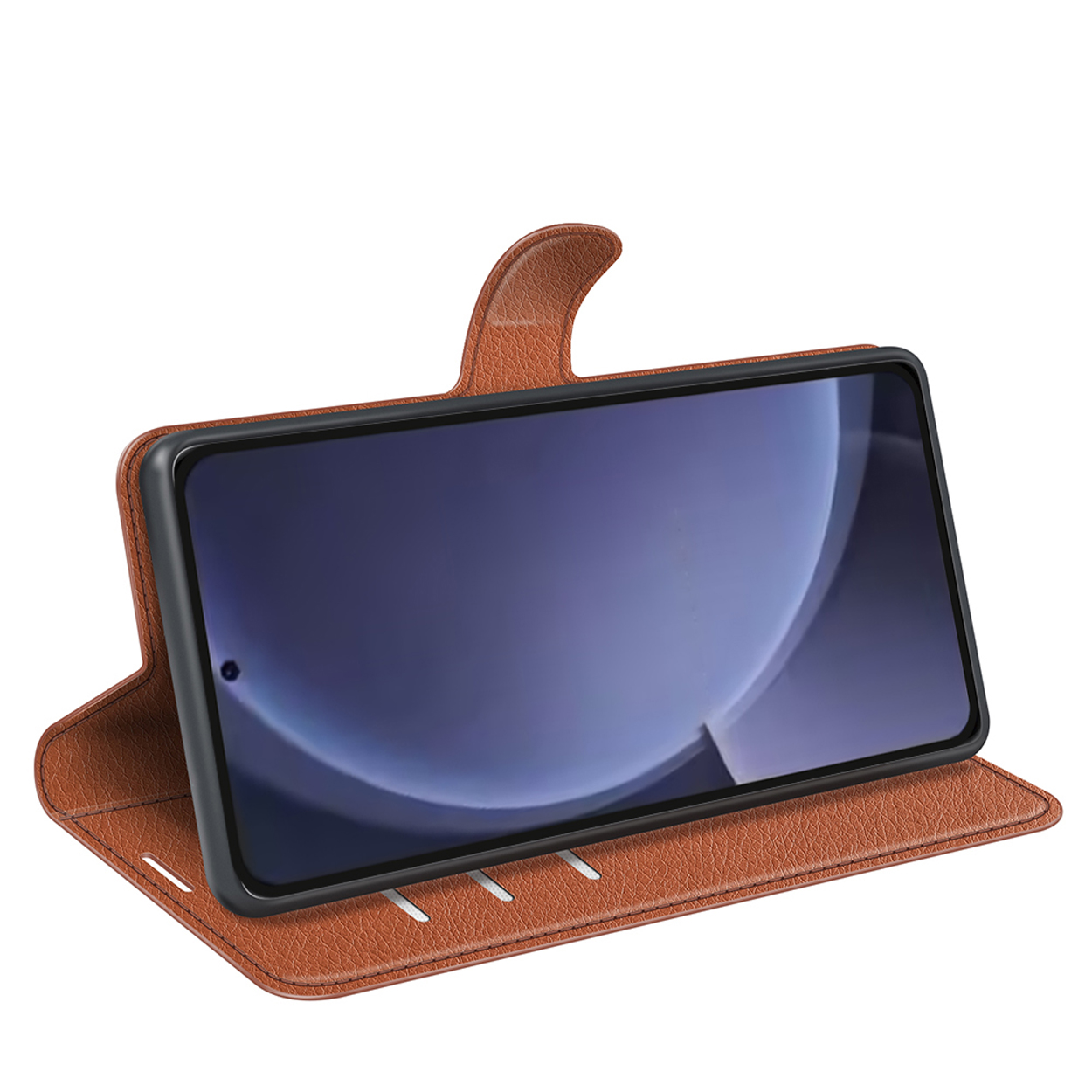 Étui de téléphone marron avec téléphone à l'intérieur. Ouvert pour afficher l'écran. Simili cuir marron. Fond blanc.