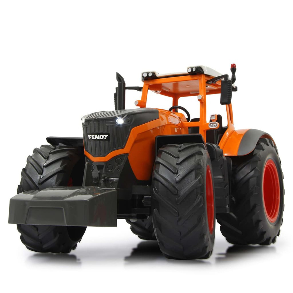 Orangener Traktor mit schwarzen Reifen und Fendt-Logo, auf weißem Hintergrund.