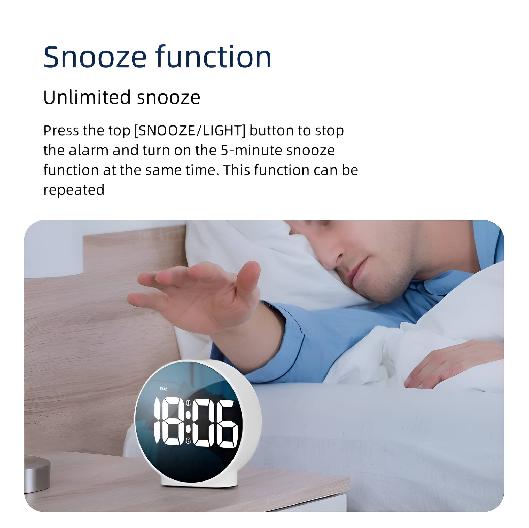 Mann wacht mit einem digitalen Wecker auf dem Nachttisch auf. Die Uhr zeigt die Uhrzeit 18:06.