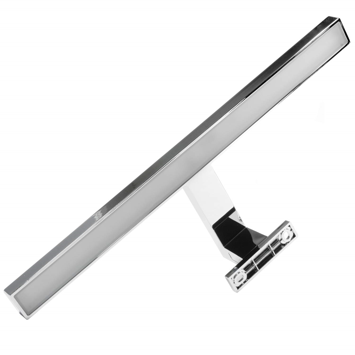 Eine verchromte Leuchte, abgewinkelt, hat ein rechteckiges Lichtpanel und eine Basis.