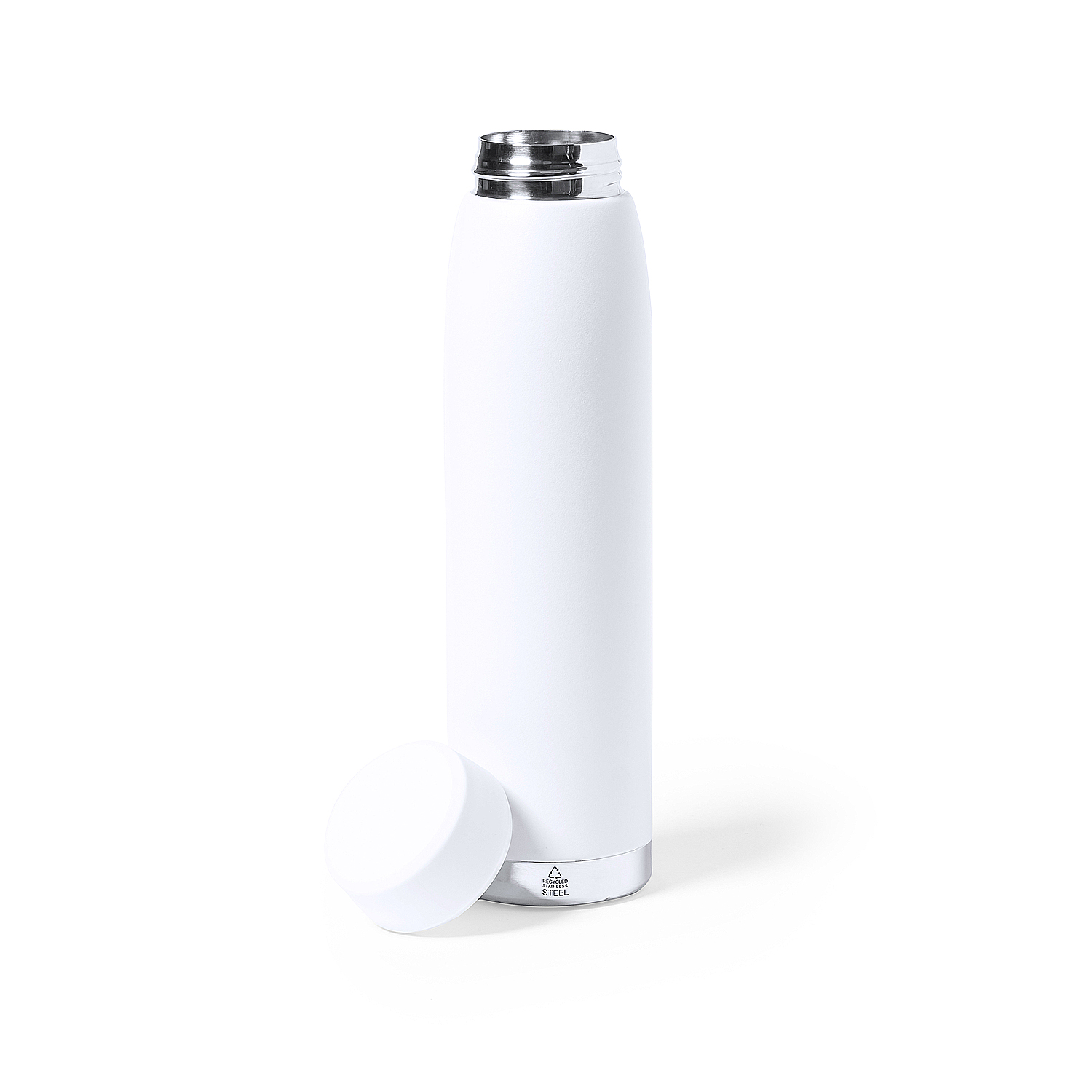 Una botella de agua blanca con tapa y base plateadas, acostada de lado sin tapa.