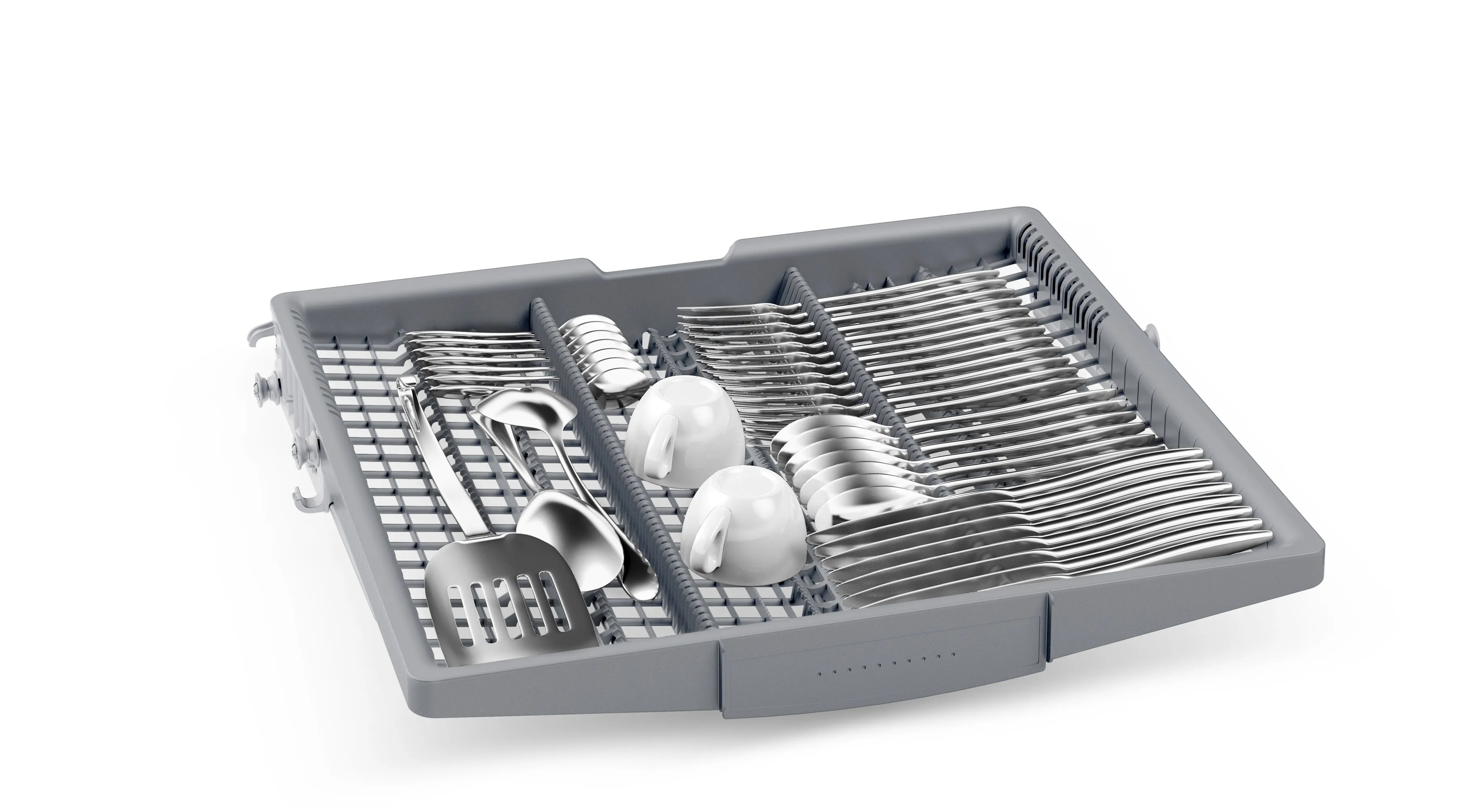 Cesta de utensilios de lavavajillas con utensilios plateados y tazas blancas. Cesta gris sobre fondo blanco.