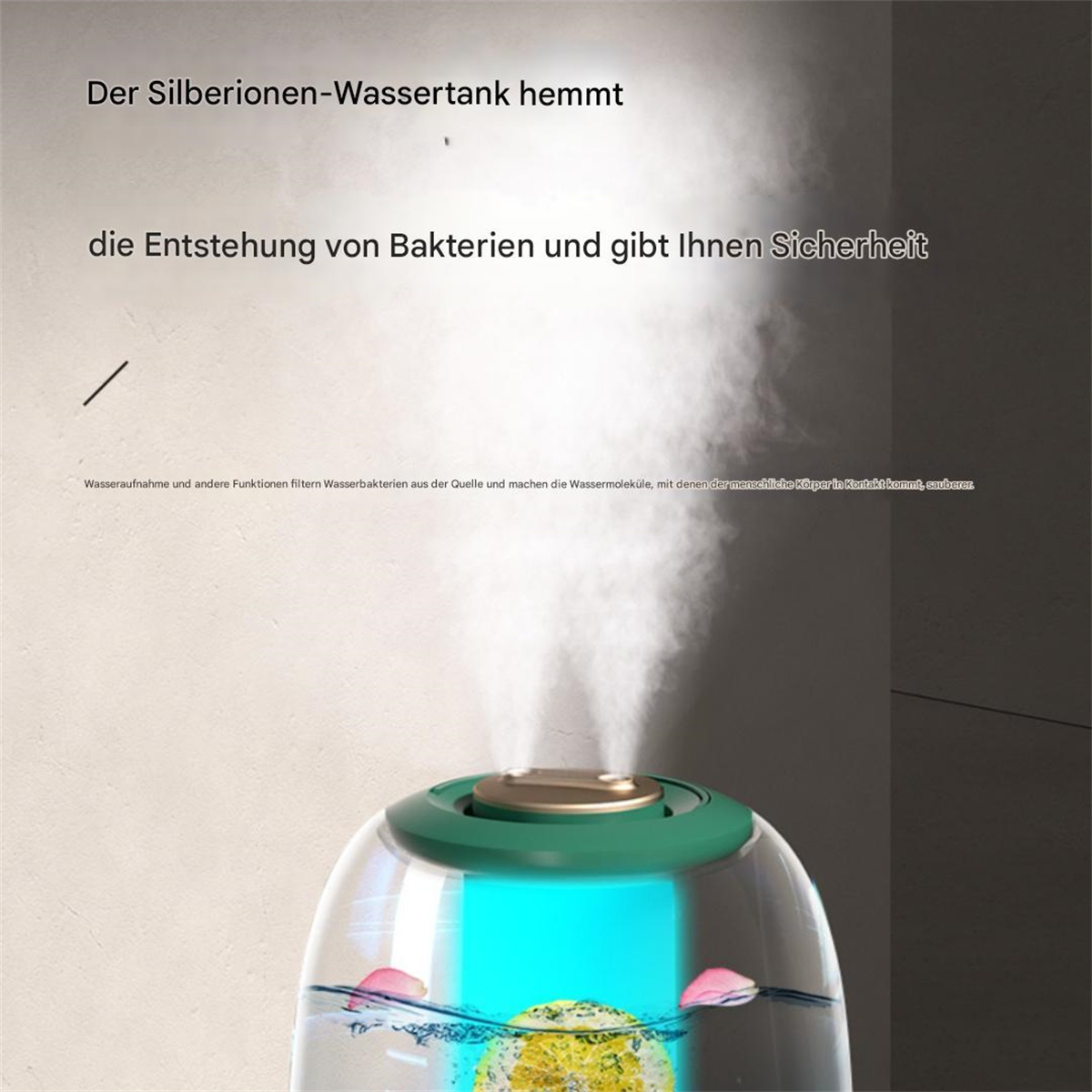 Luftbefeuchter mit grünen und transparenten Komponenten, der Dampf vor dunklem Hintergrund abgibt.