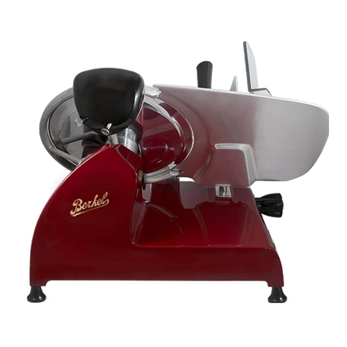 Czerwona krajalnica do mięsa Berkel na białym tle. Ma czarne ostrze i uchwyt.