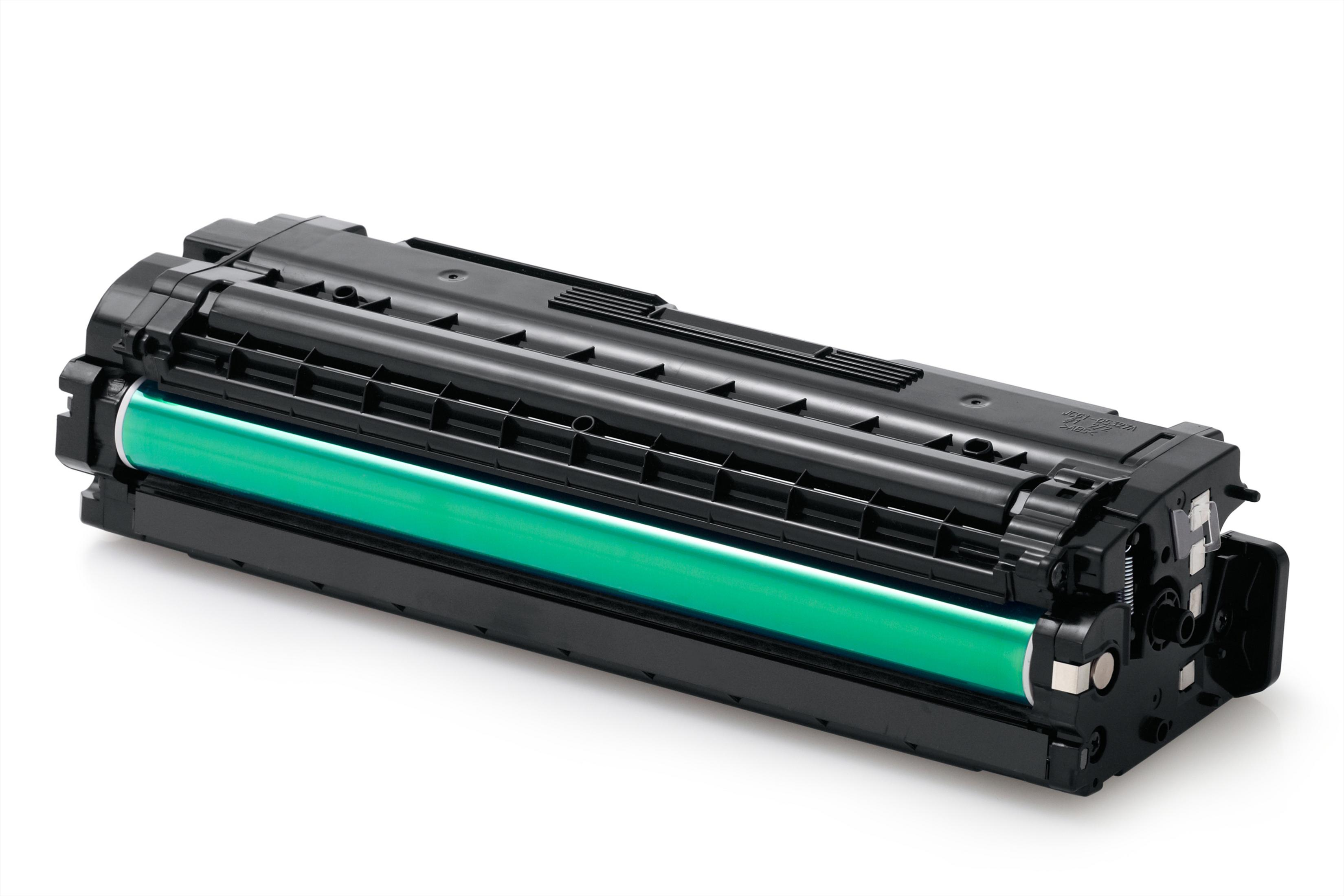 Una cartuccia toner per stampante nera, cilindrica con rullo verde, isolata su sfondo bianco.
