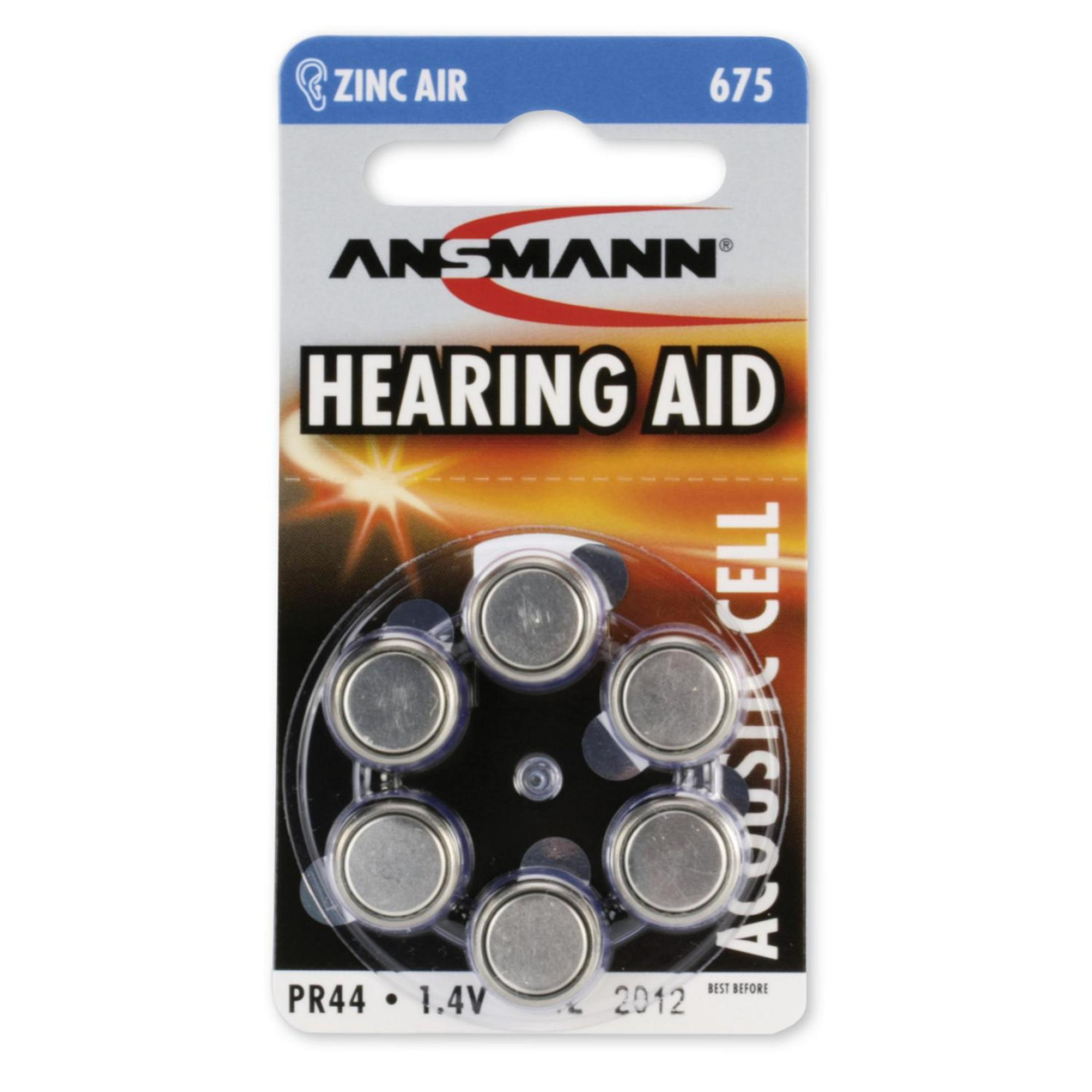 Baterie do aparatów słuchowych w blistrze. Srebrne ogniwa. Białe tło.