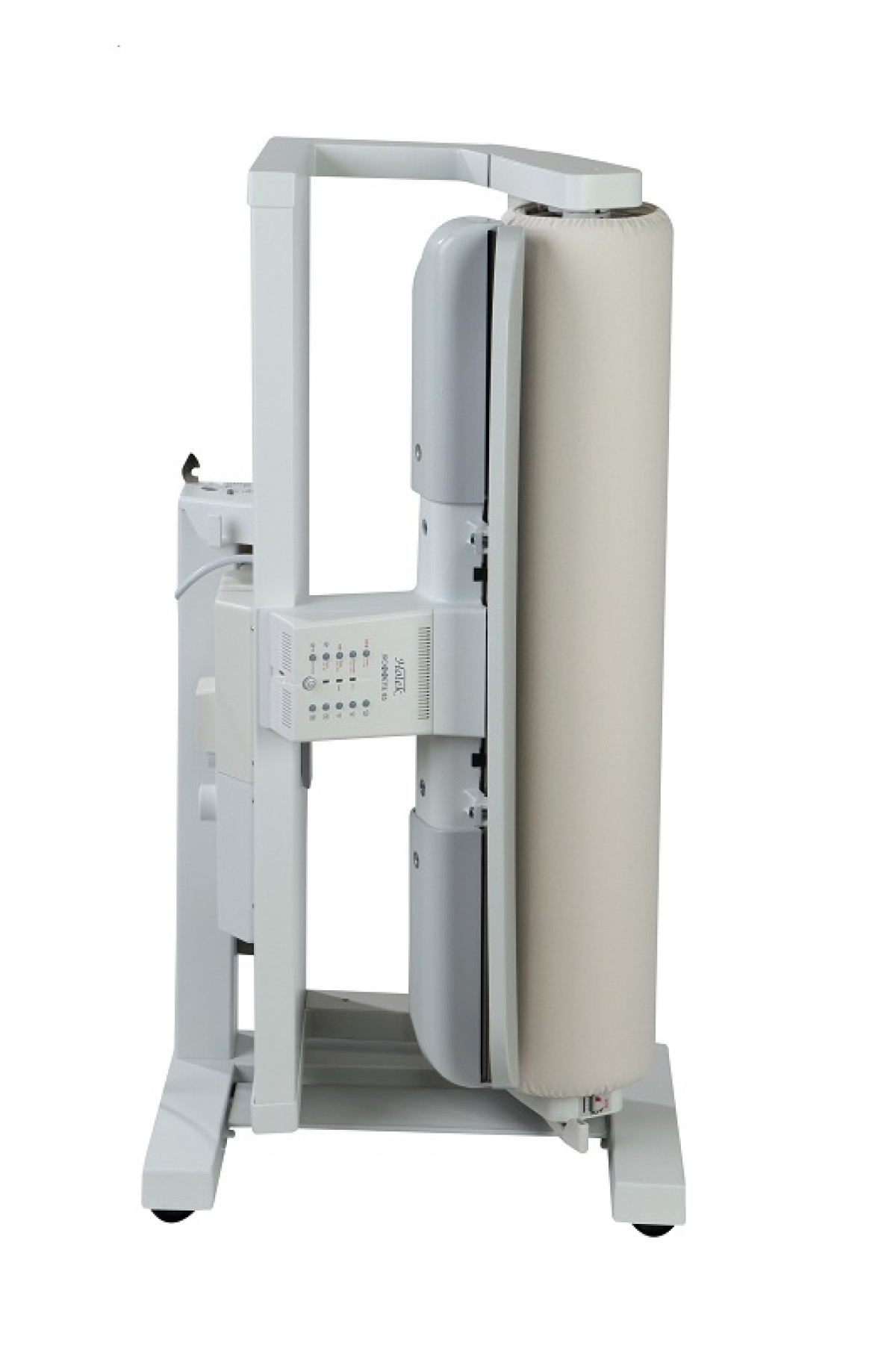 Een witte strijkpersmachine.