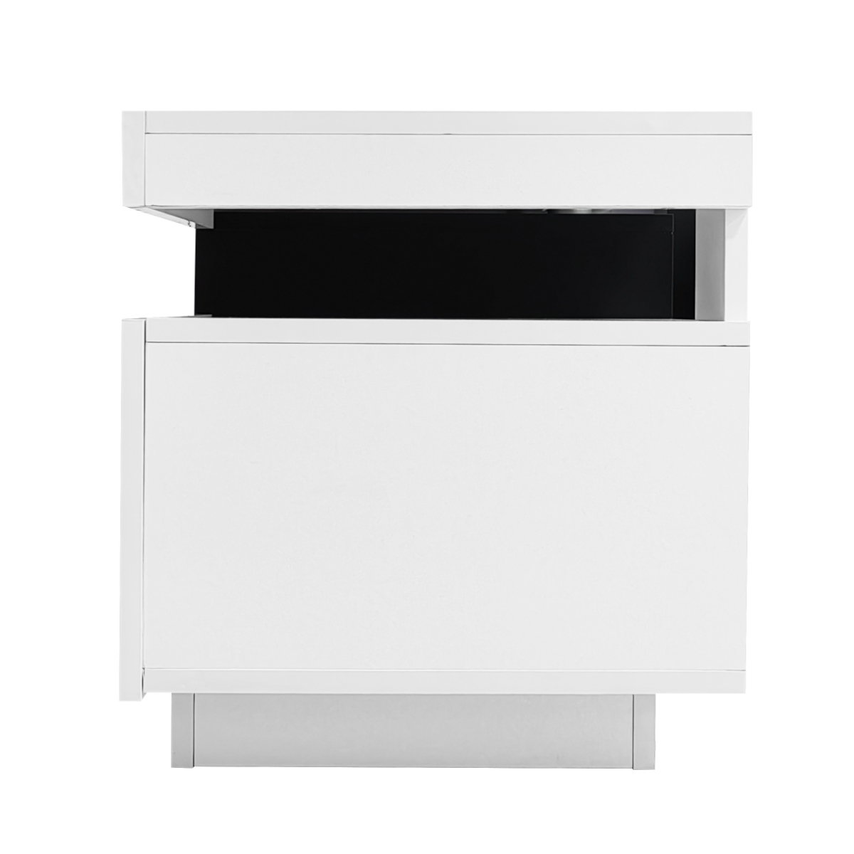 Ein weißer Schrank mit einer schwarzen Innenschublade. Der Schrank steht auf weißem Hintergrund.