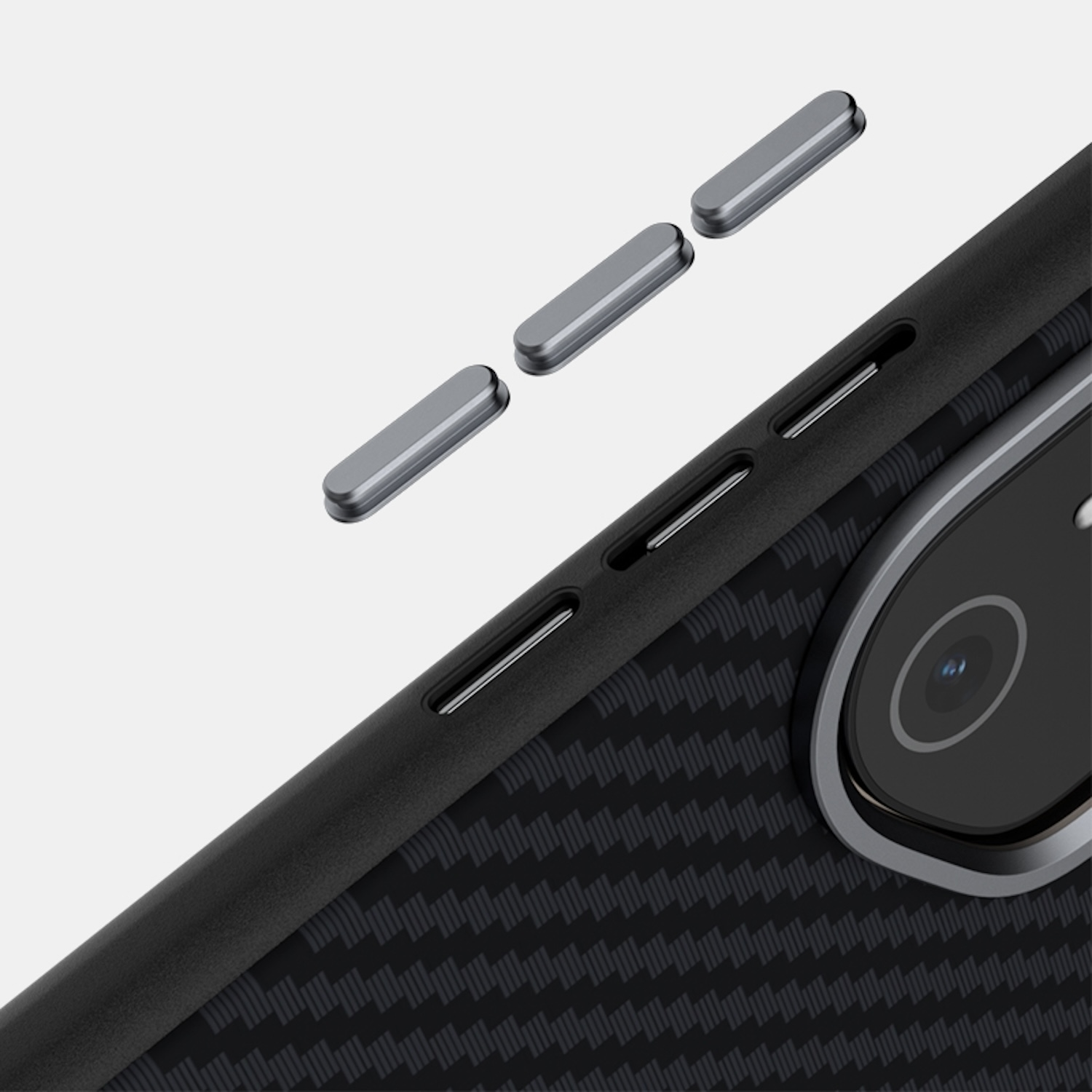 Primer plano de una funda de teléfono con botones plateados.