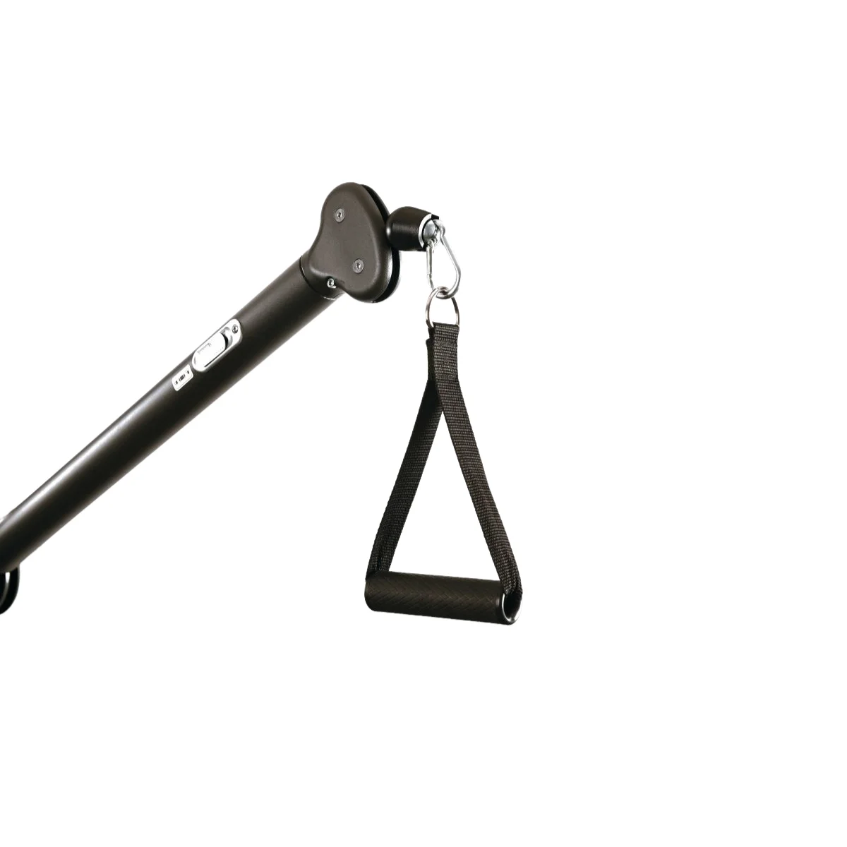 Hulpstuk voor trainingsmachine met een zwarte stang en een handvat bevestigd aan een metalen clip.
