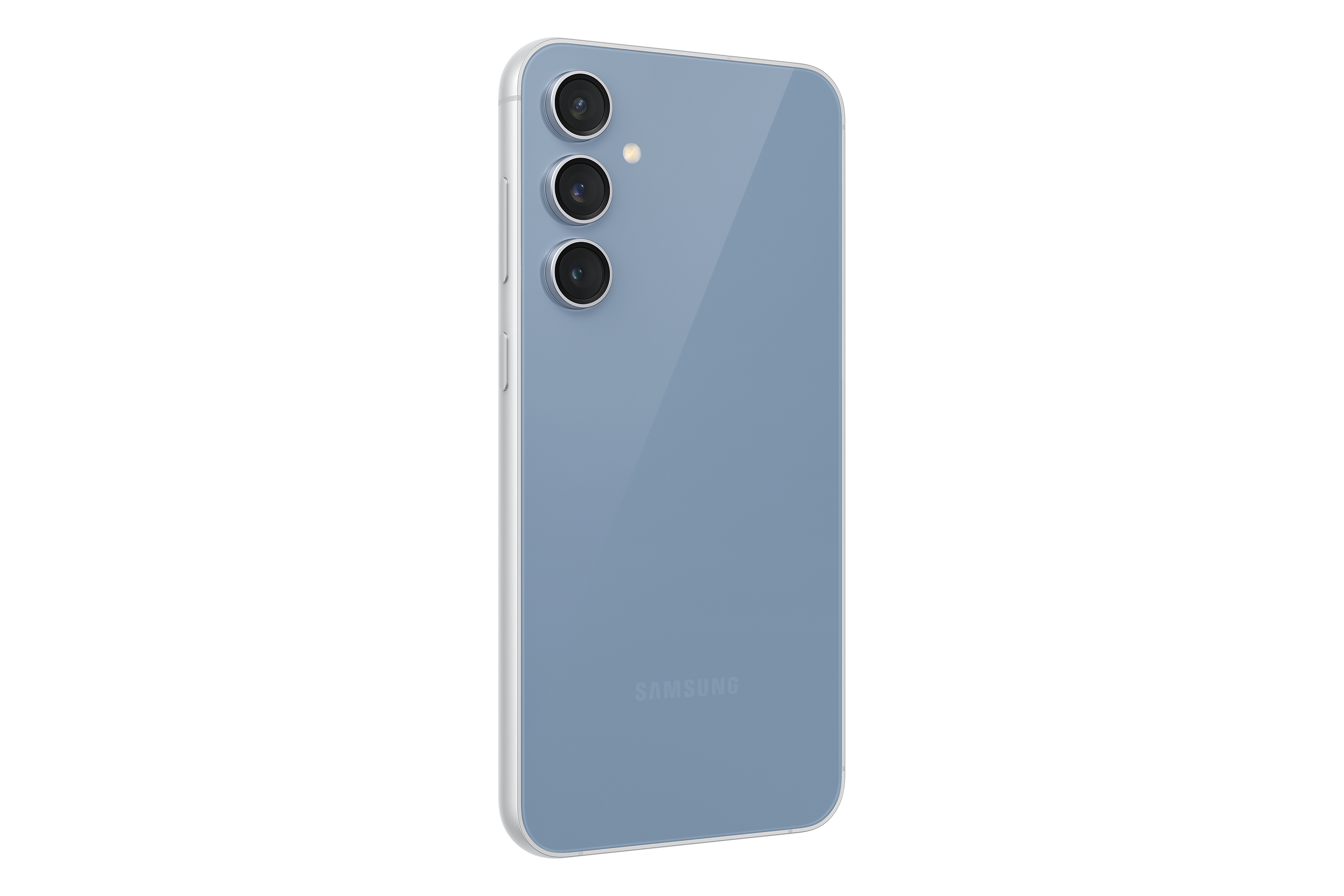 Jasnoniebieski telefon z trzema tylnymi aparatami, logo Samsung, białe tło.