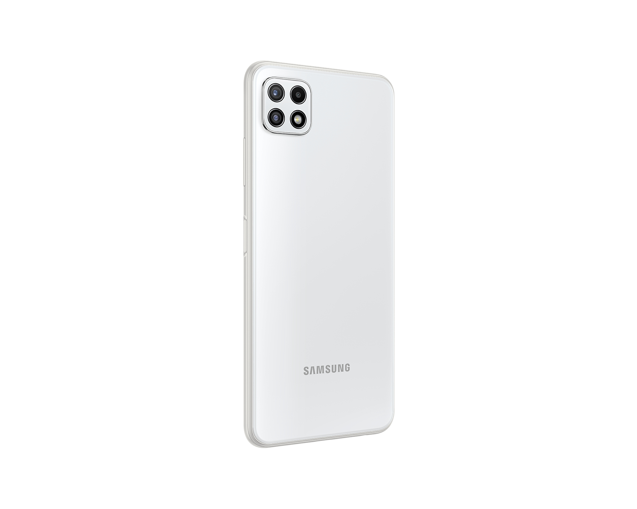 Ein weißes Samsung-Telefon mit vier Kameras auf der Rückseite, leicht angewinkelt.