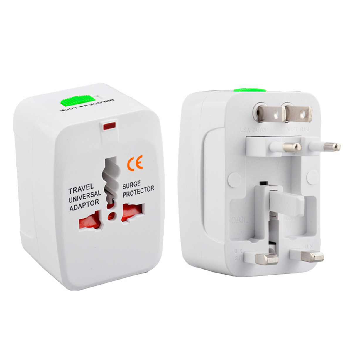 Weißer Reiseadapter mit mehreren Steckern. Enthält USA-, UK- und EU-Stecker.